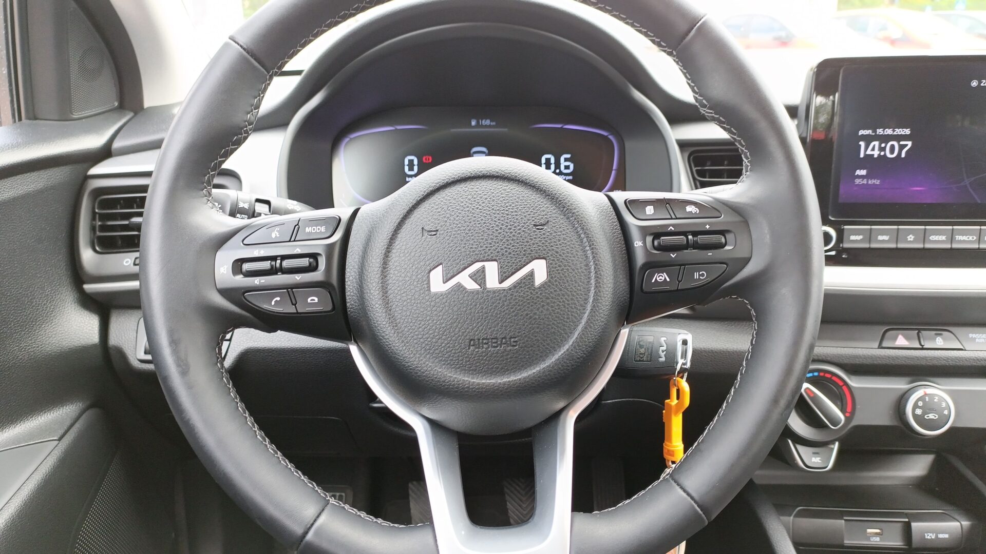 Kia Stonic - zdjęcie 15