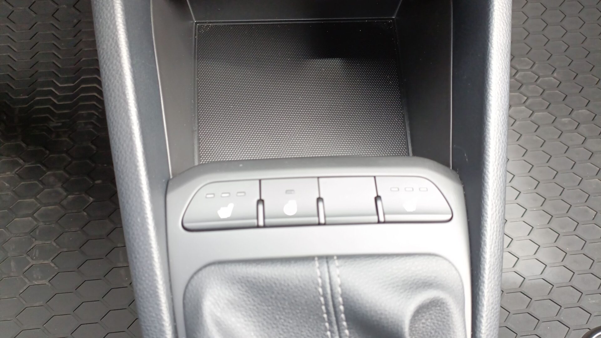 Kia Stonic - zdjęcie 19