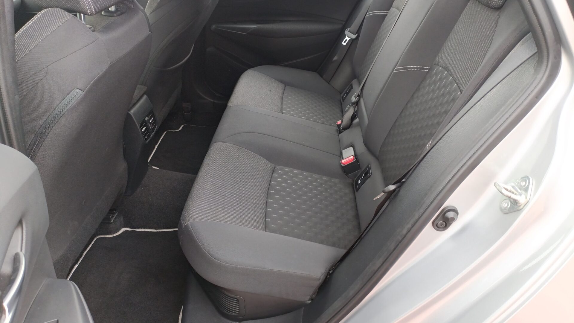 Toyota Corolla - zdjęcie 10