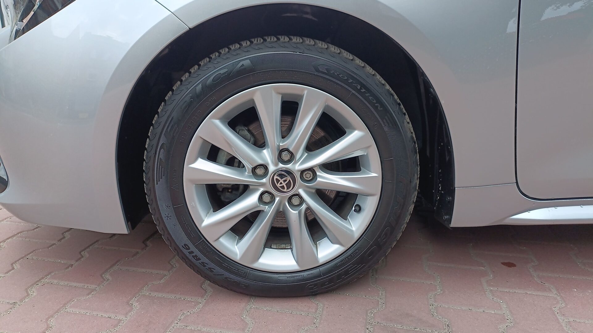 Toyota Corolla - zdjęcie 19