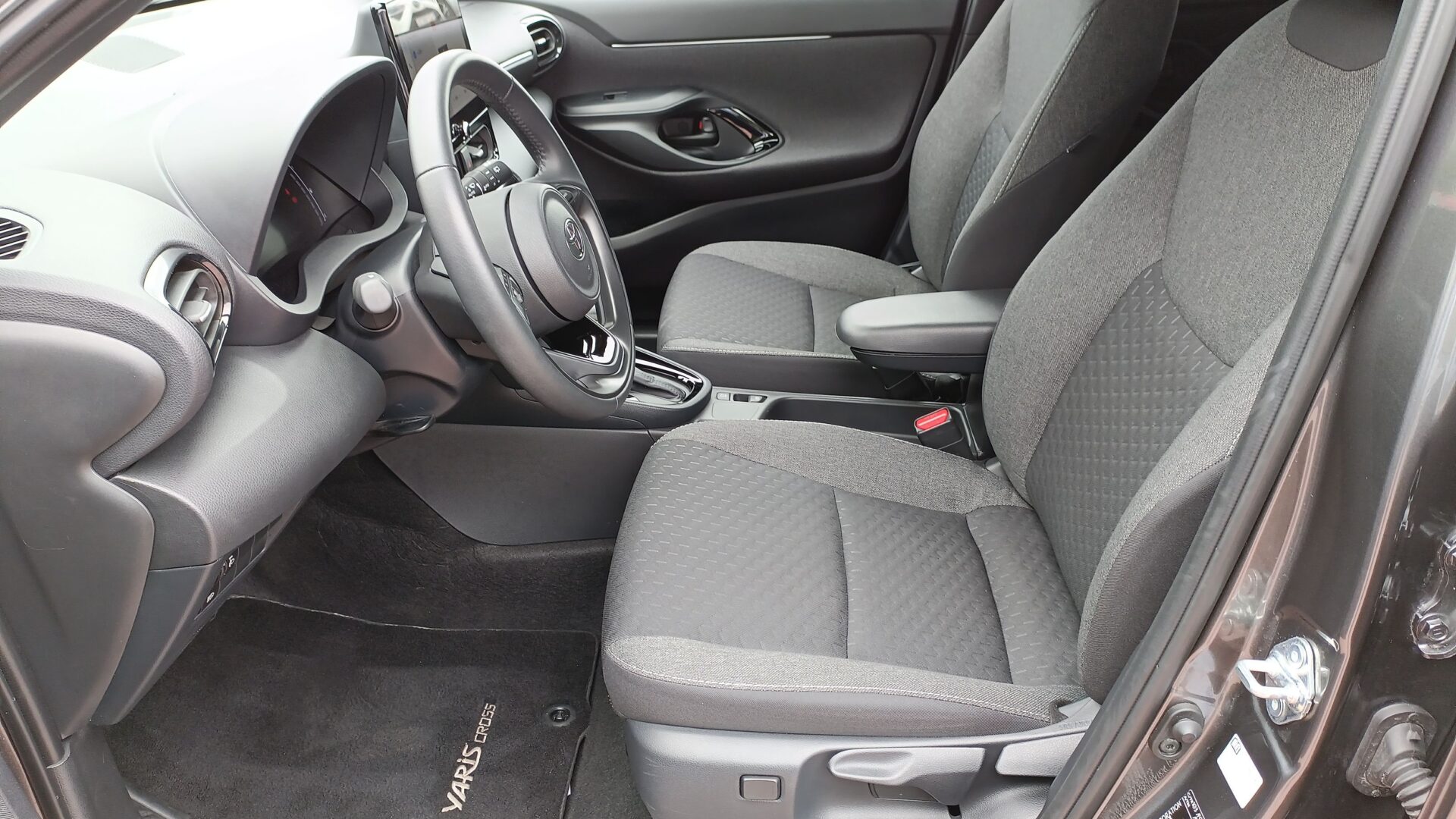 Toyota Yaris Cross - zdjęcie 9