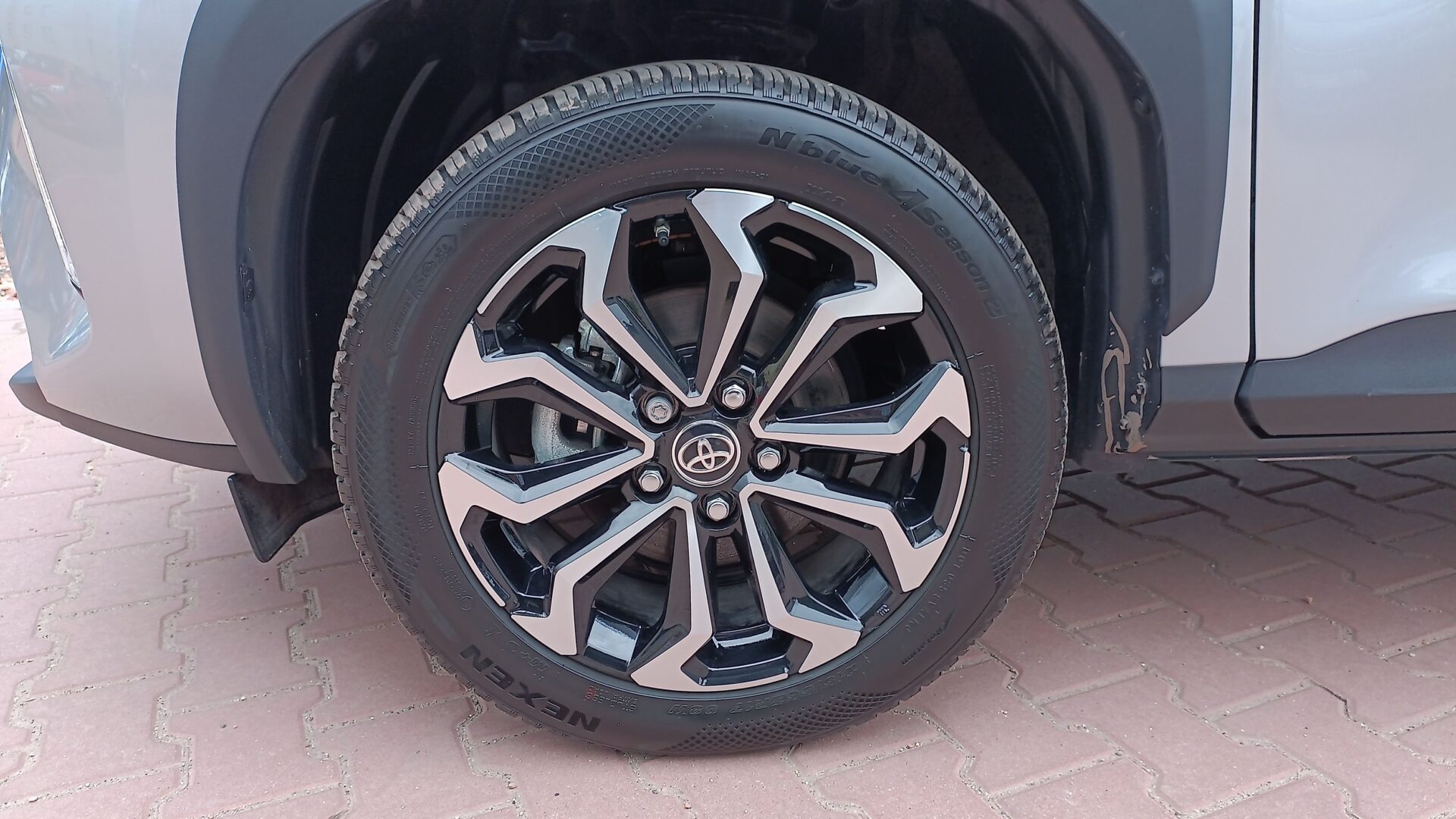 Toyota Yaris Cross - zdjęcie 19