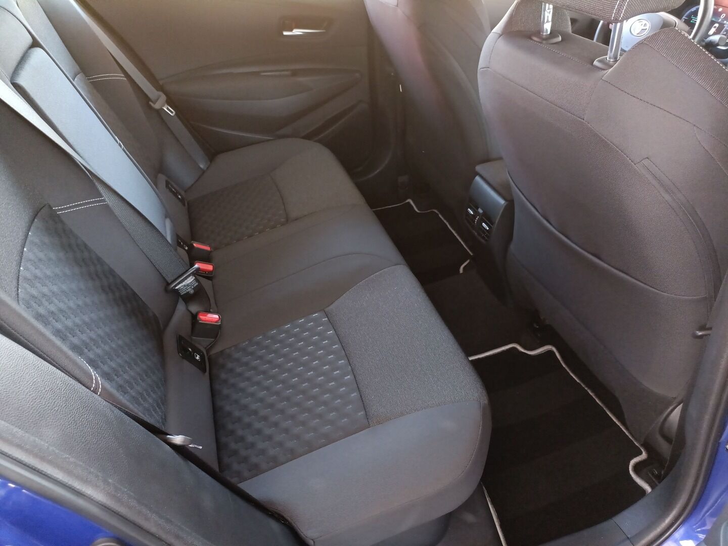 Toyota Corolla - zdjęcie 11