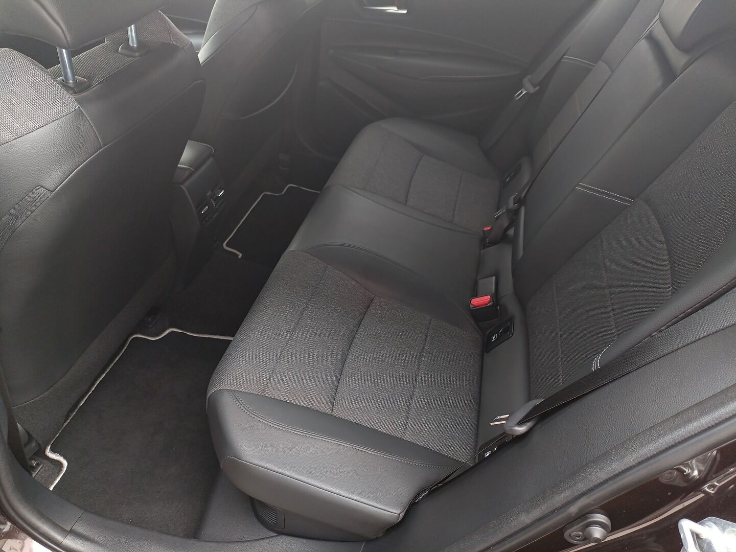 Toyota Corolla - zdjęcie 10