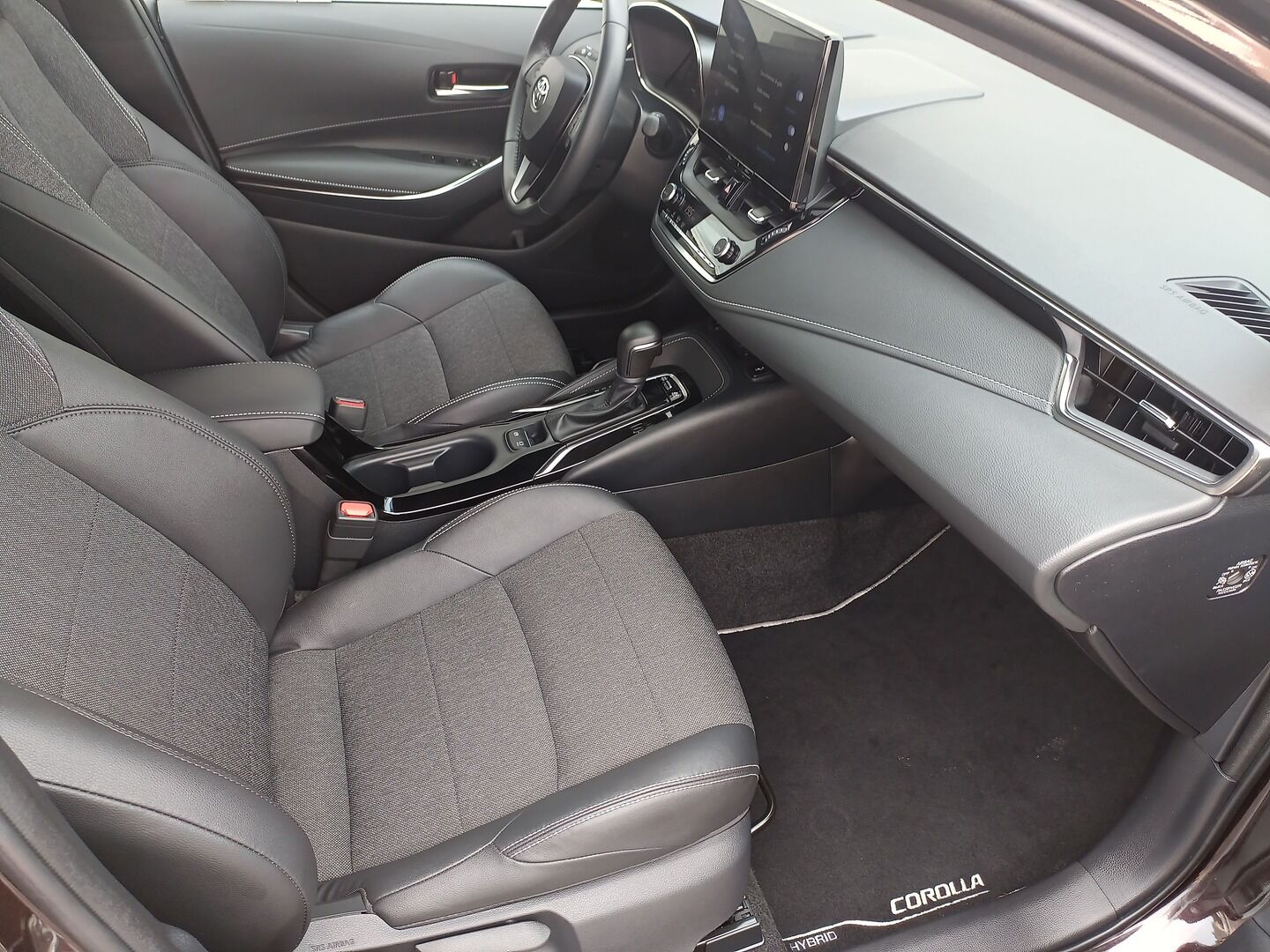 Toyota Corolla - zdjęcie 12