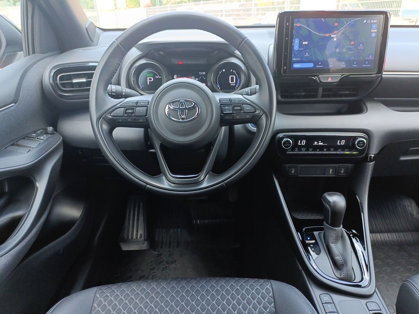 Toyota Yaris - zdjęcie 14