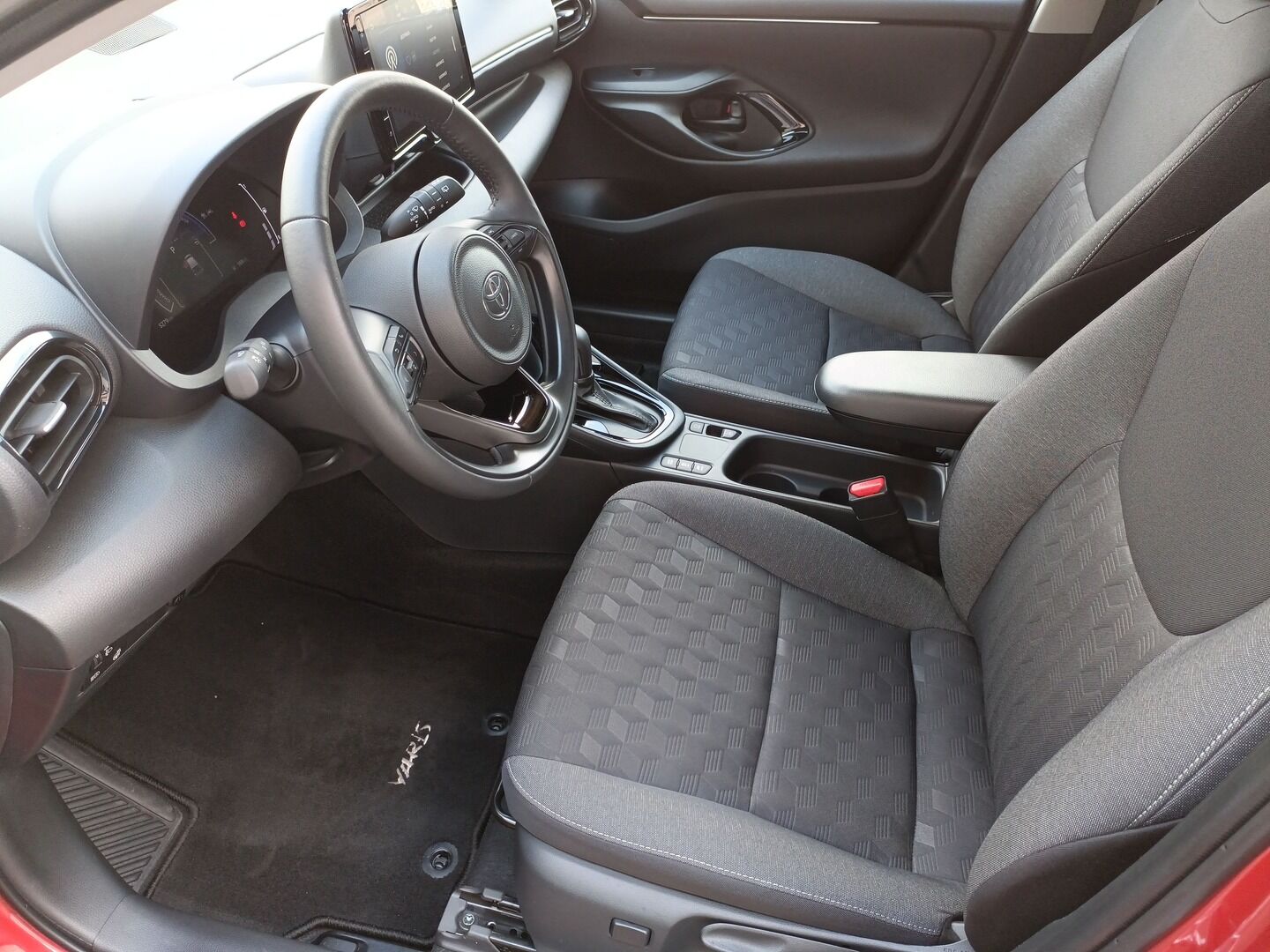 Toyota Yaris - zdjęcie 9