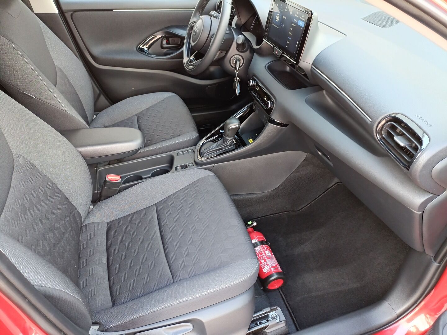 Toyota Yaris - zdjęcie 12