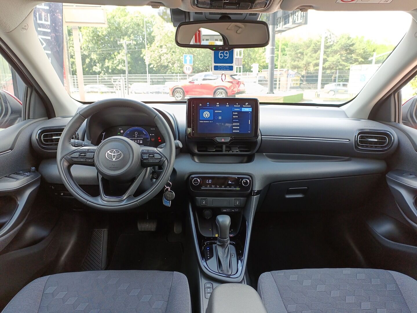 Toyota Yaris - zdjęcie 13