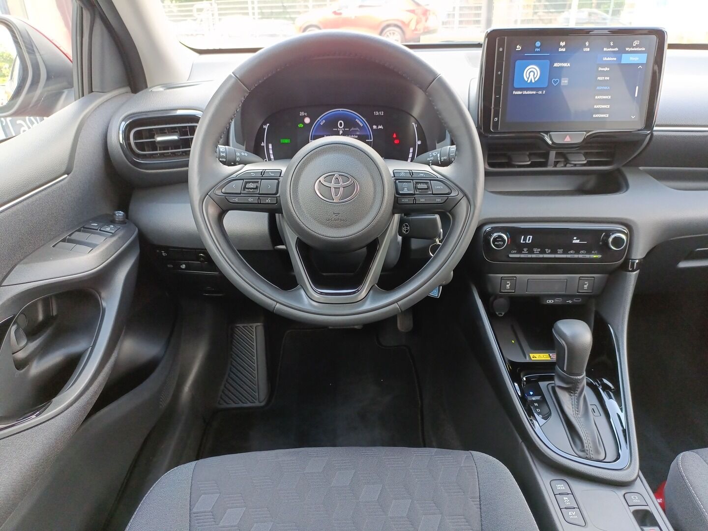 Toyota Yaris - zdjęcie 14