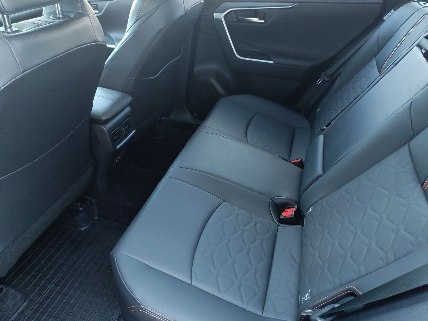 Toyota RAV4 - zdjęcie 10