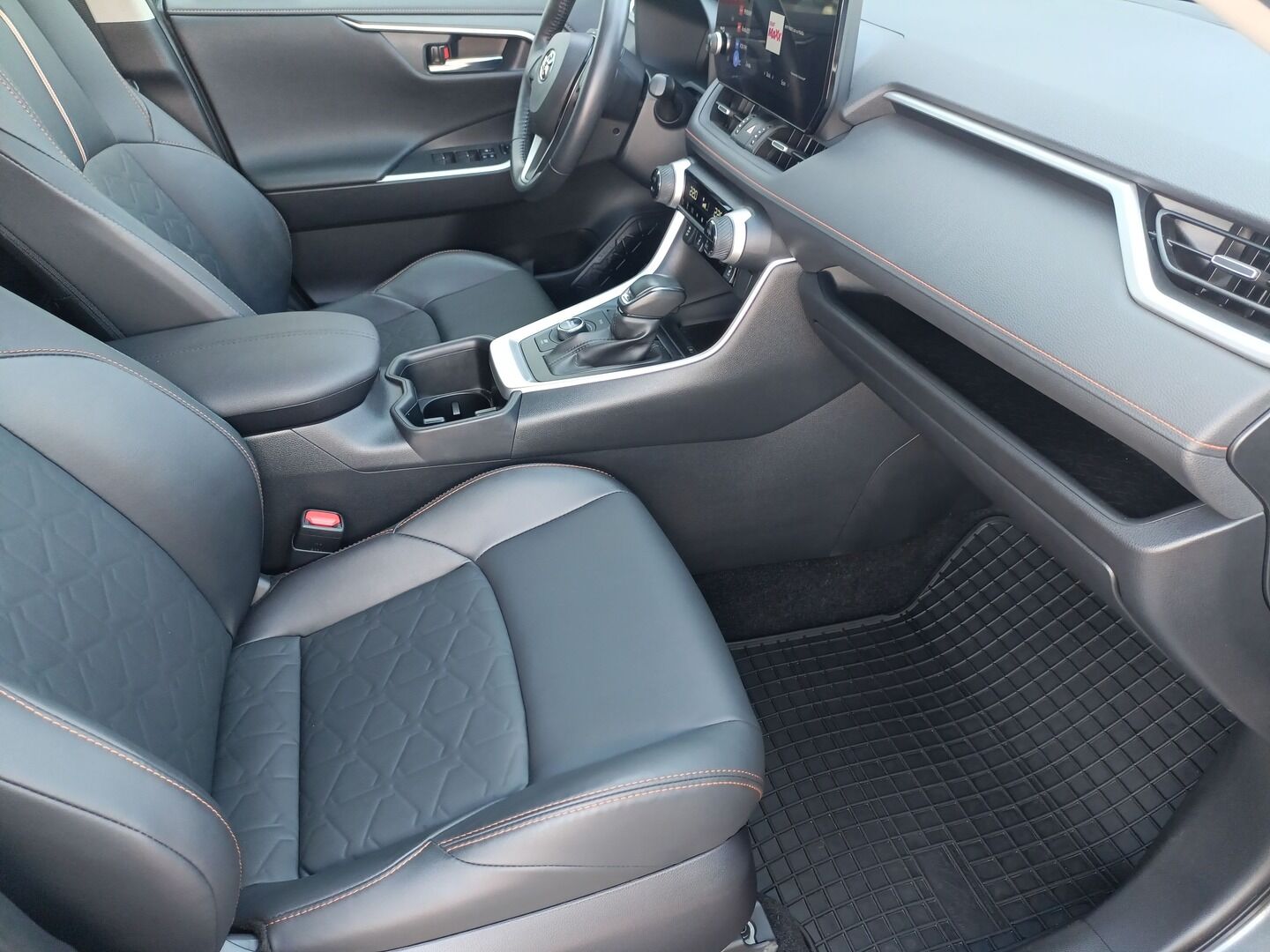 Toyota RAV4 - zdjęcie 12