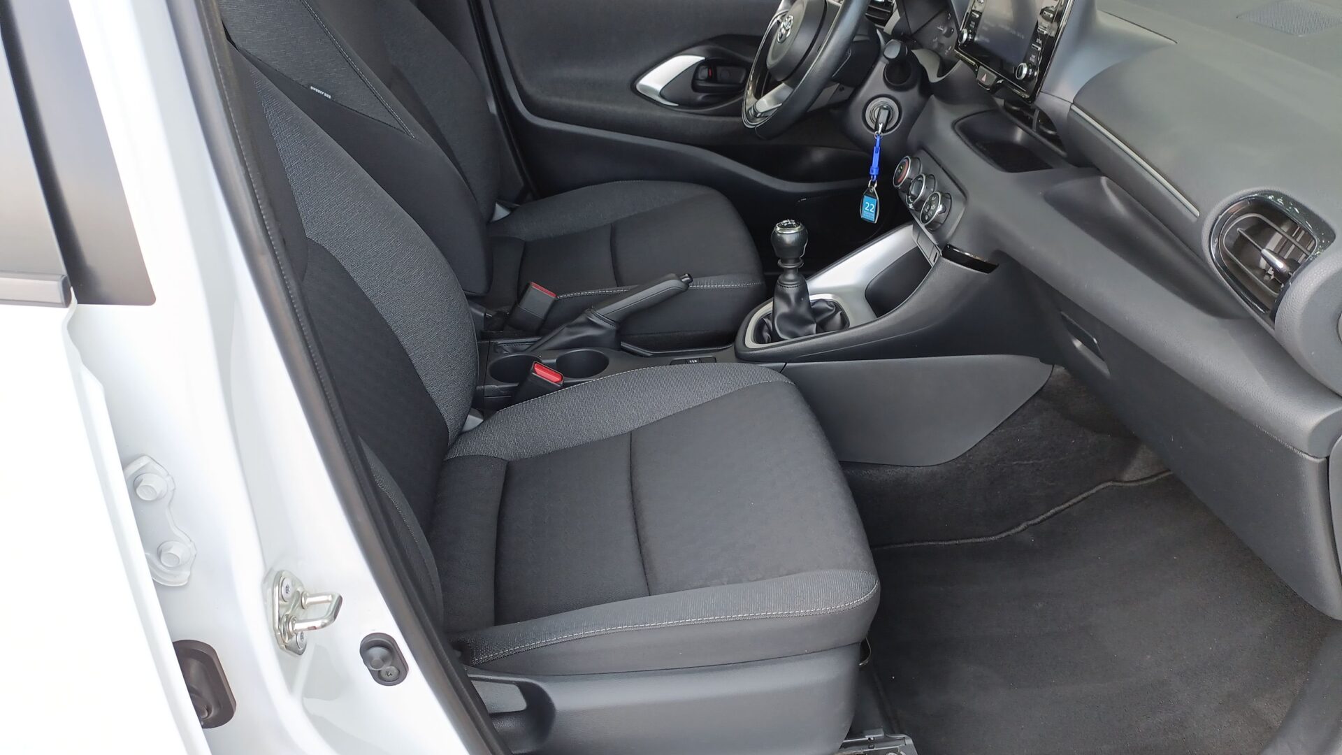 Toyota Yaris - zdjęcie 11