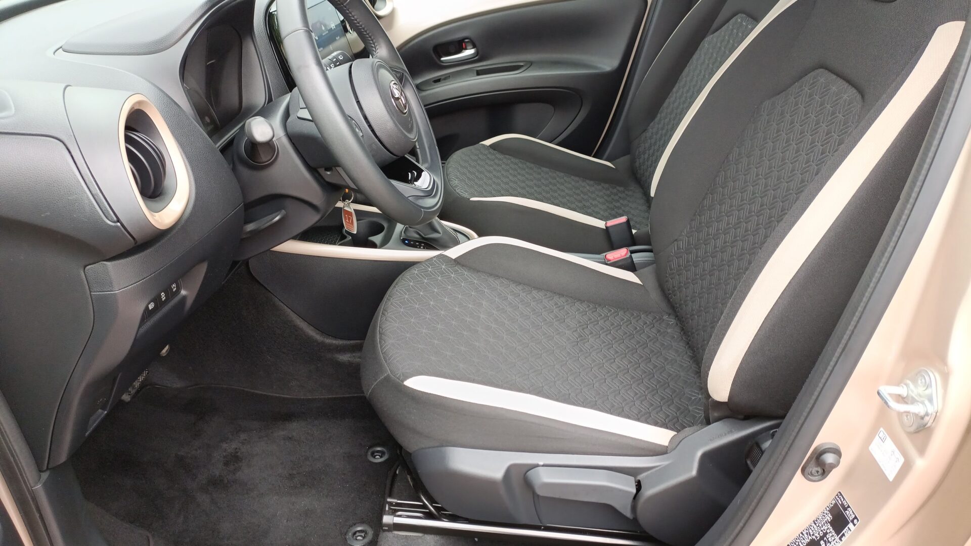 Toyota Aygo X - zdjęcie 9