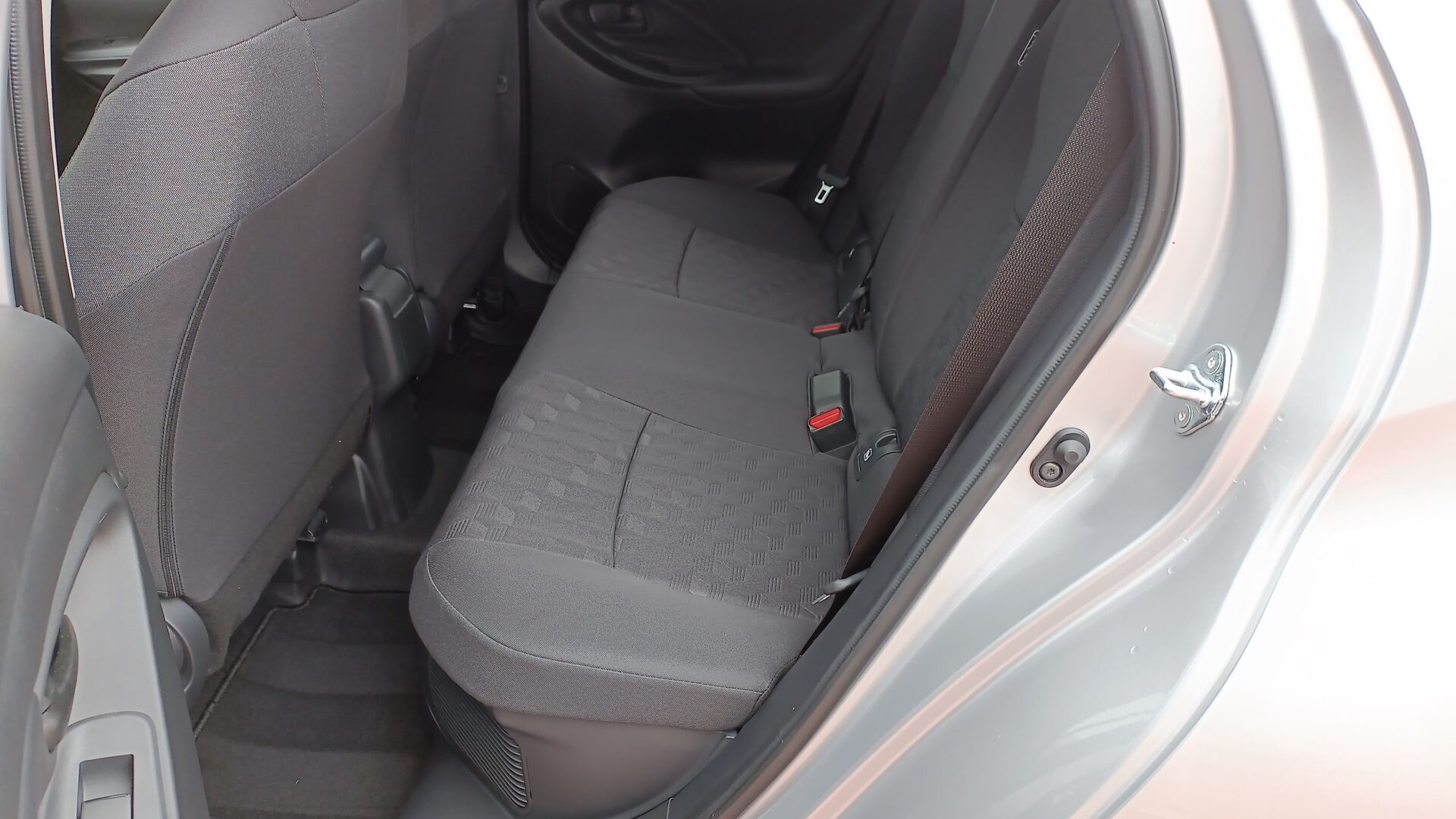 Toyota Yaris - zdjęcie 10