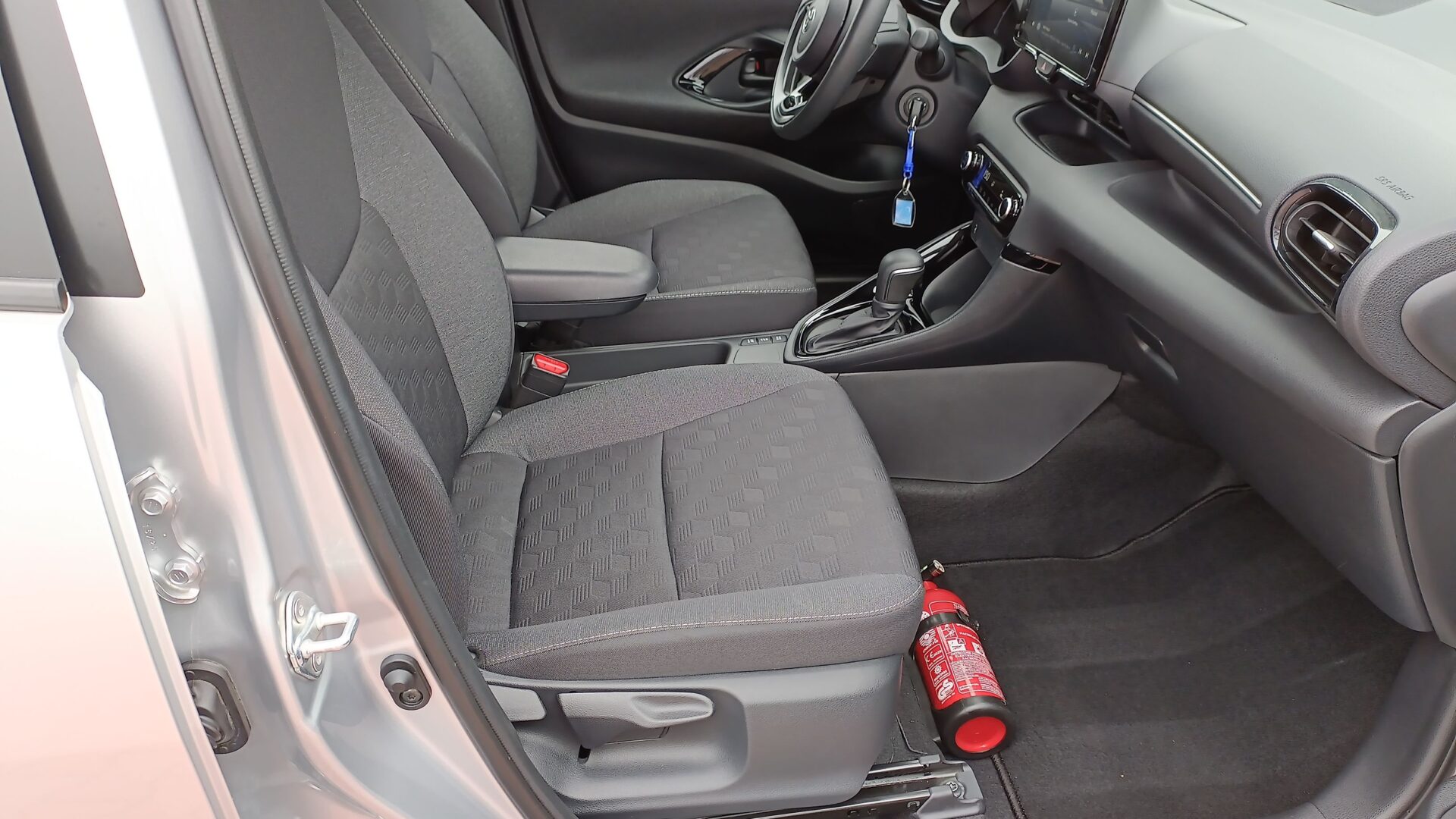 Toyota Yaris - zdjęcie 12