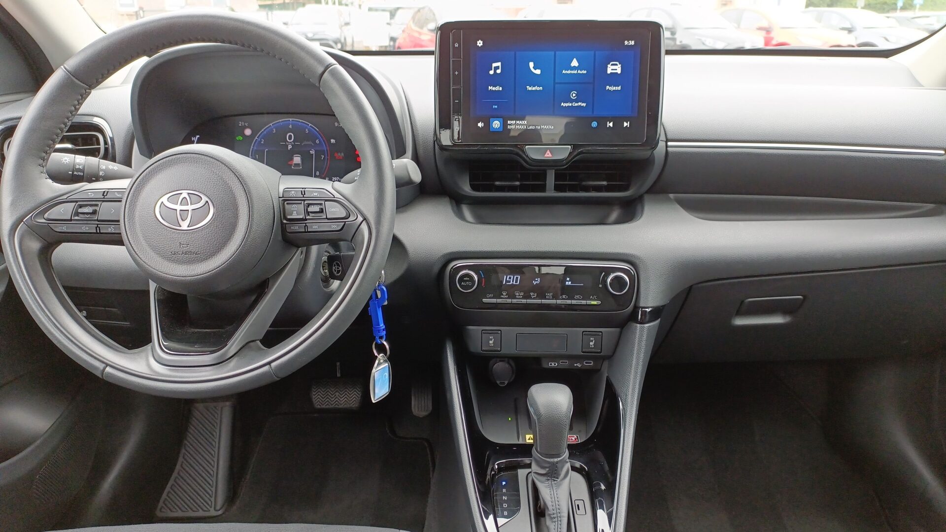 Toyota Yaris - zdjęcie 13