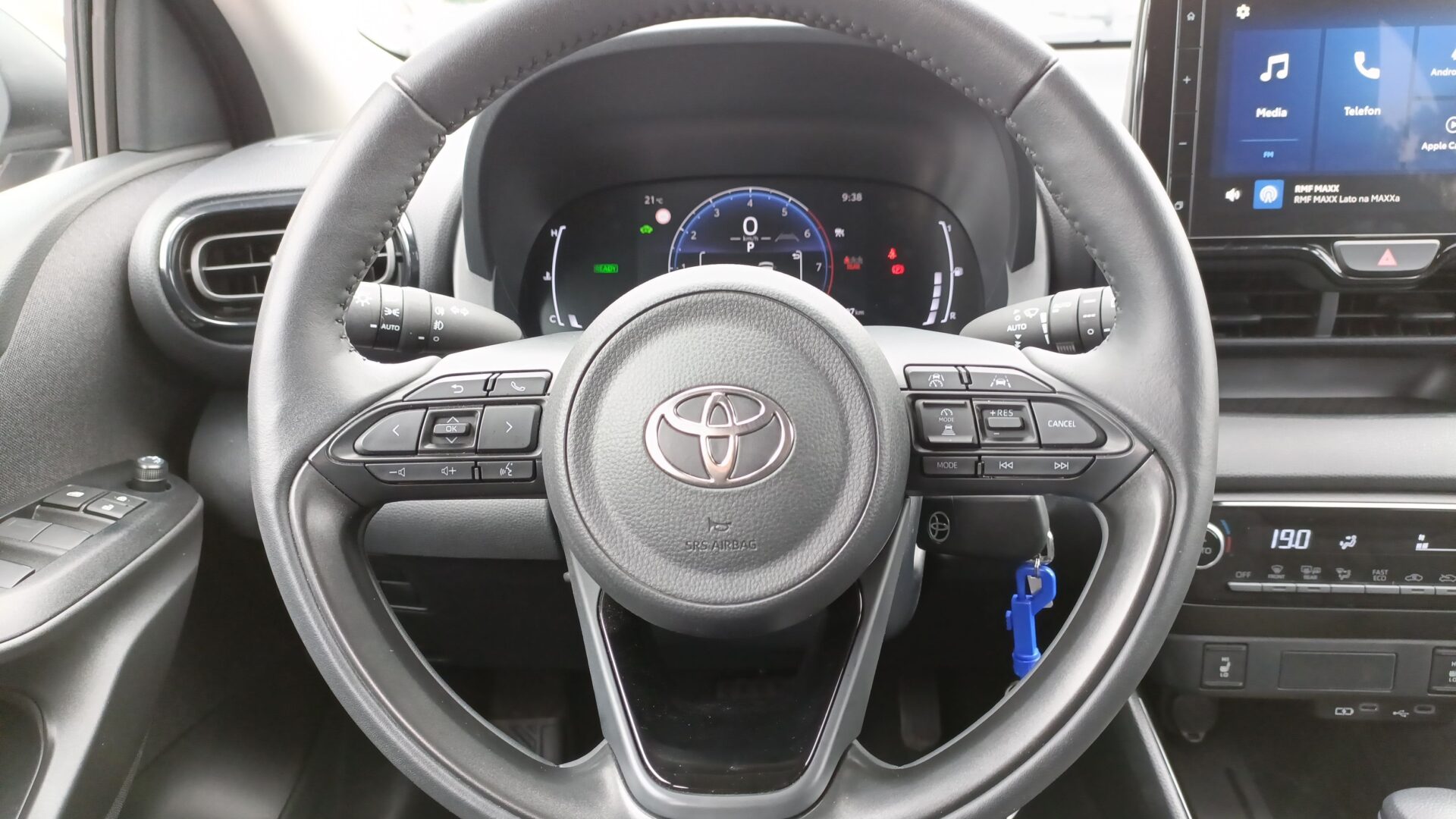 Toyota Yaris - zdjęcie 15