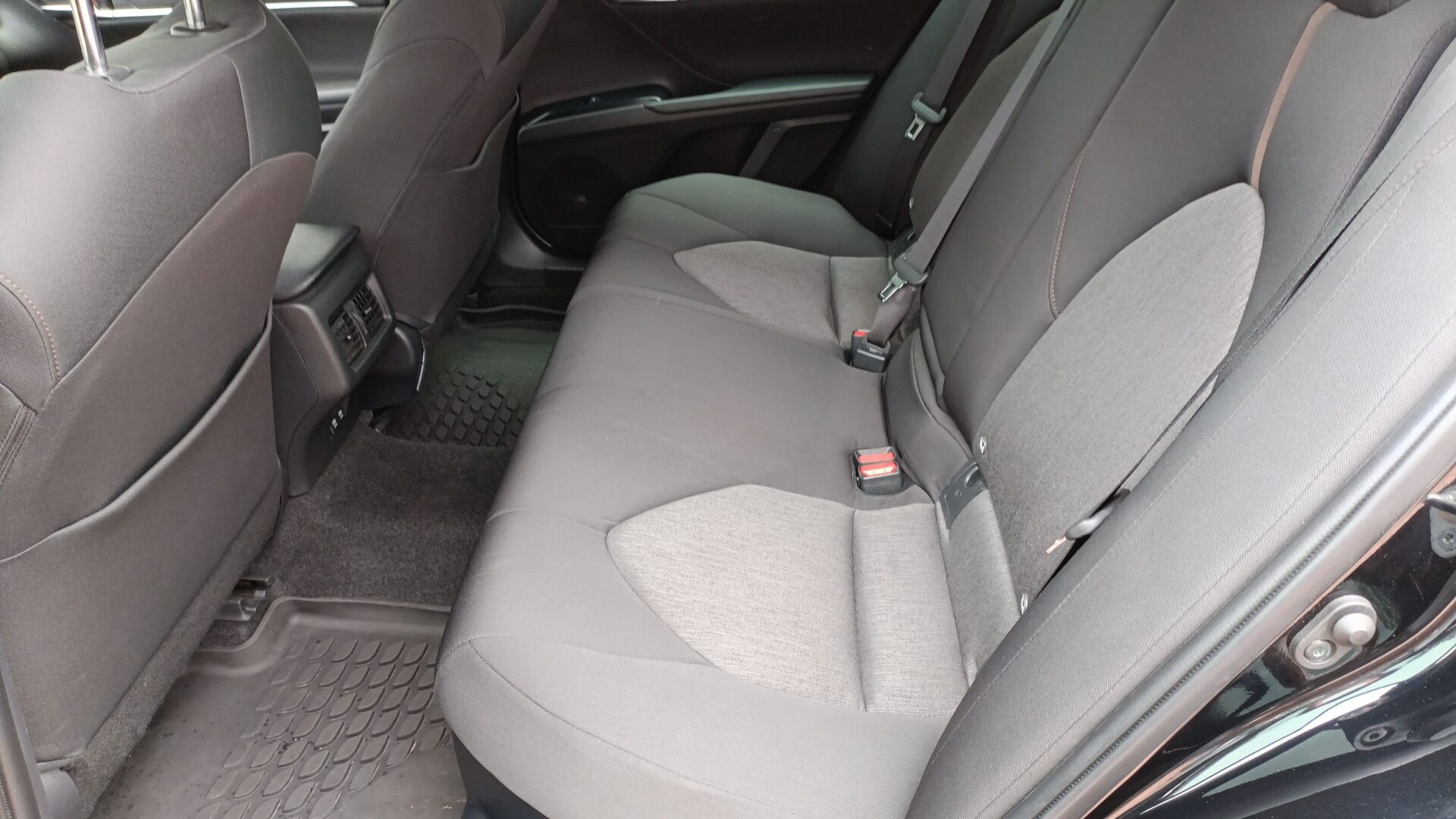 Toyota Camry - zdjęcie 10