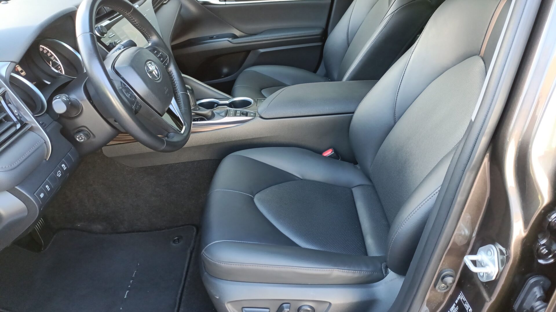 Toyota Camry - zdjęcie 10