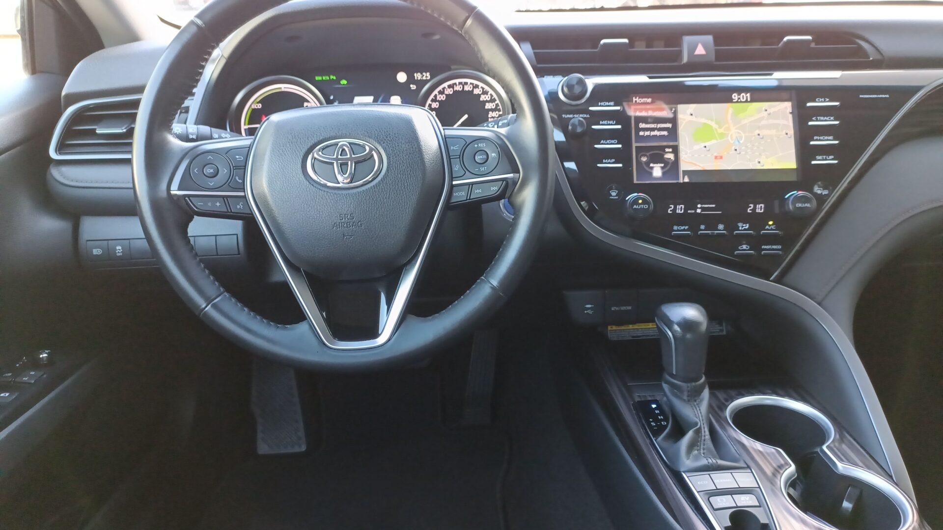 Toyota Camry - zdjęcie 14