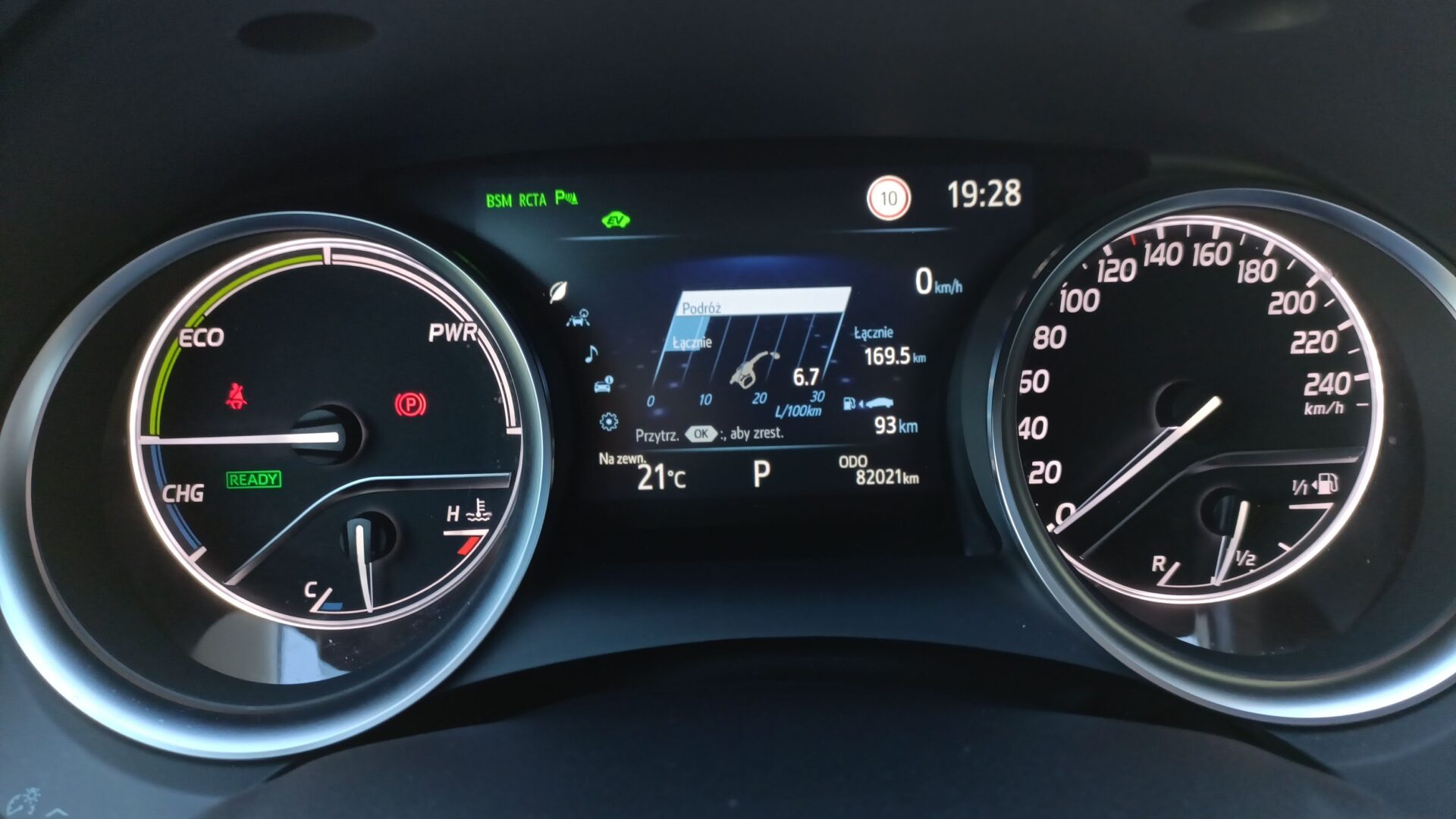 Toyota Camry - zdjęcie 17