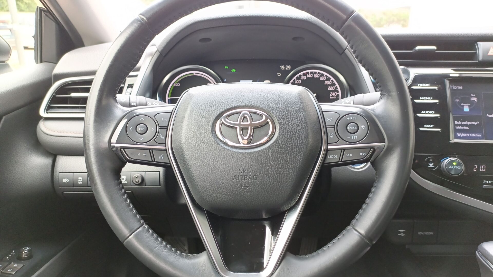Toyota Camry - zdjęcie 15