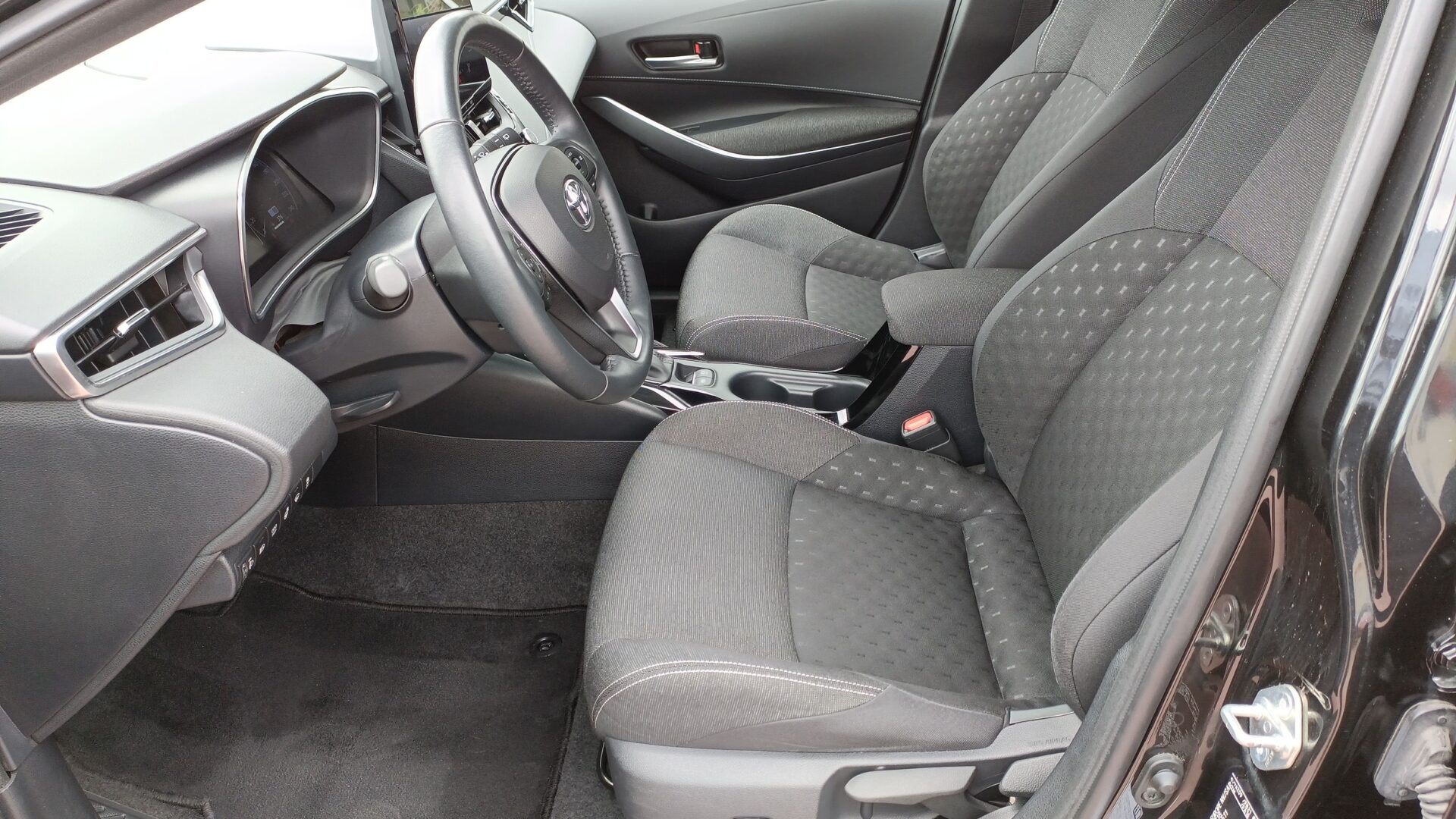 Toyota Corolla - zdjęcie 9