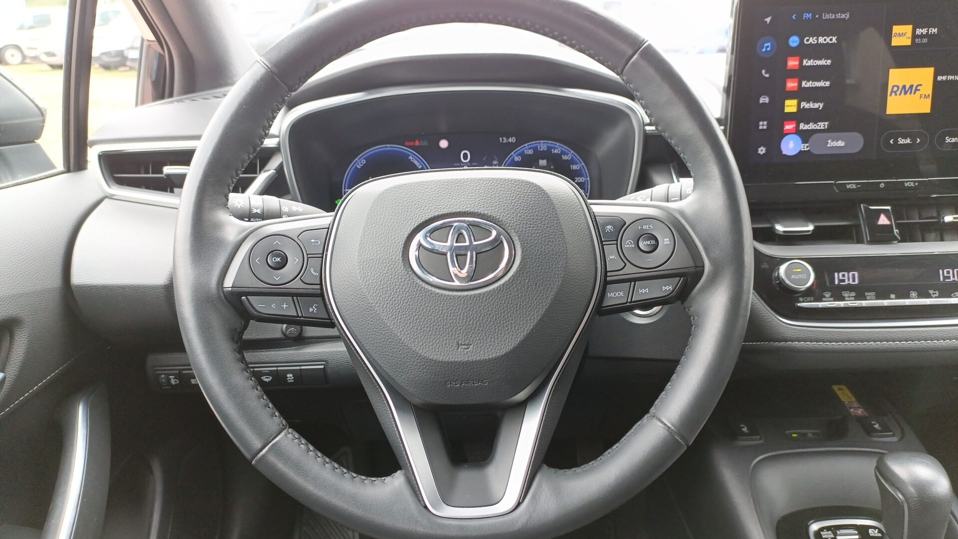 Toyota Corolla - zdjęcie 13