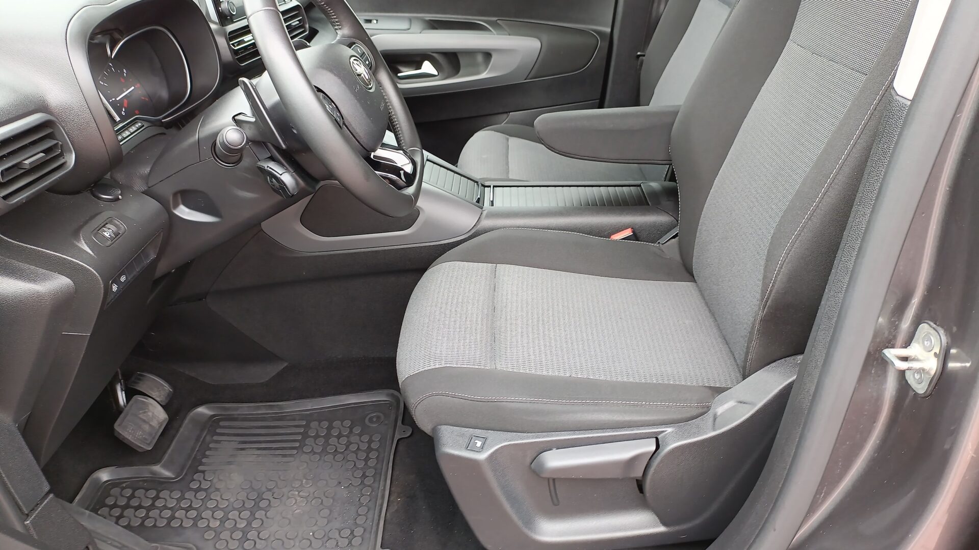 Toyota PROACE CITY VERSO - zdjęcie 10
