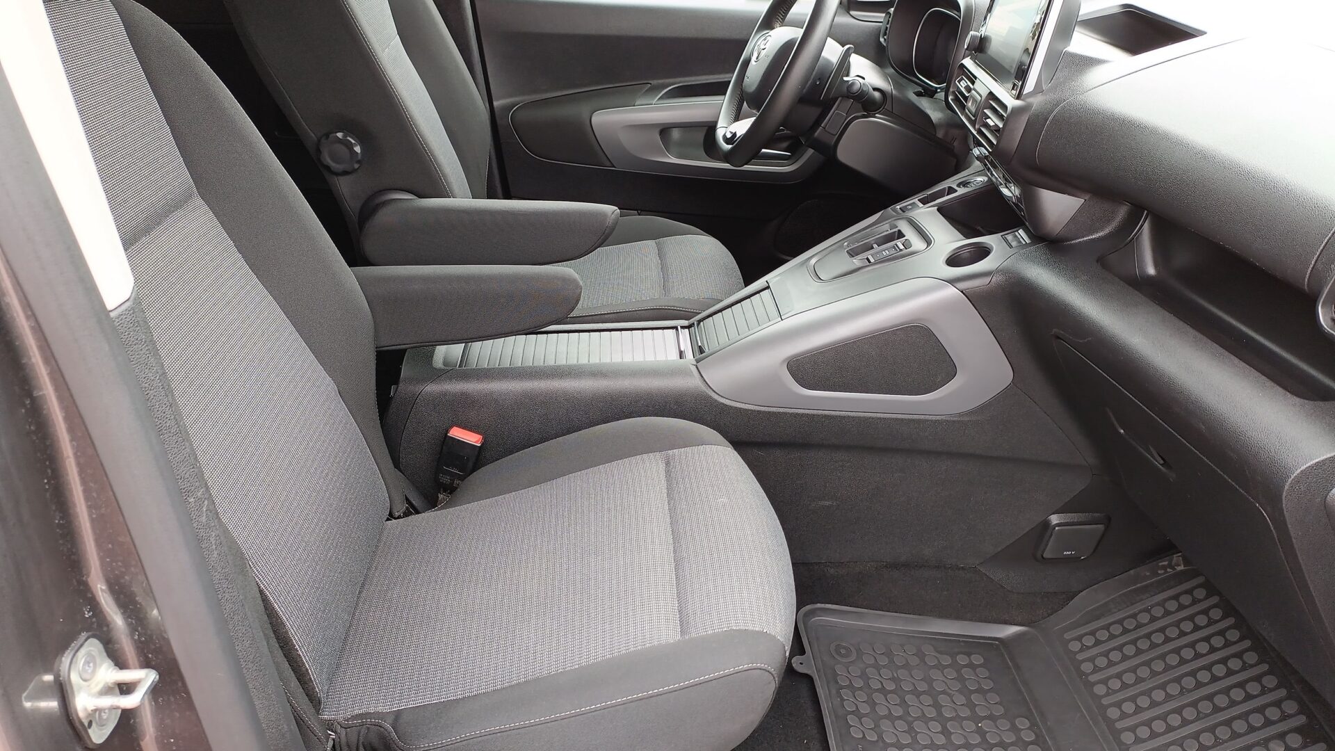 Toyota PROACE CITY VERSO - zdjęcie 12
