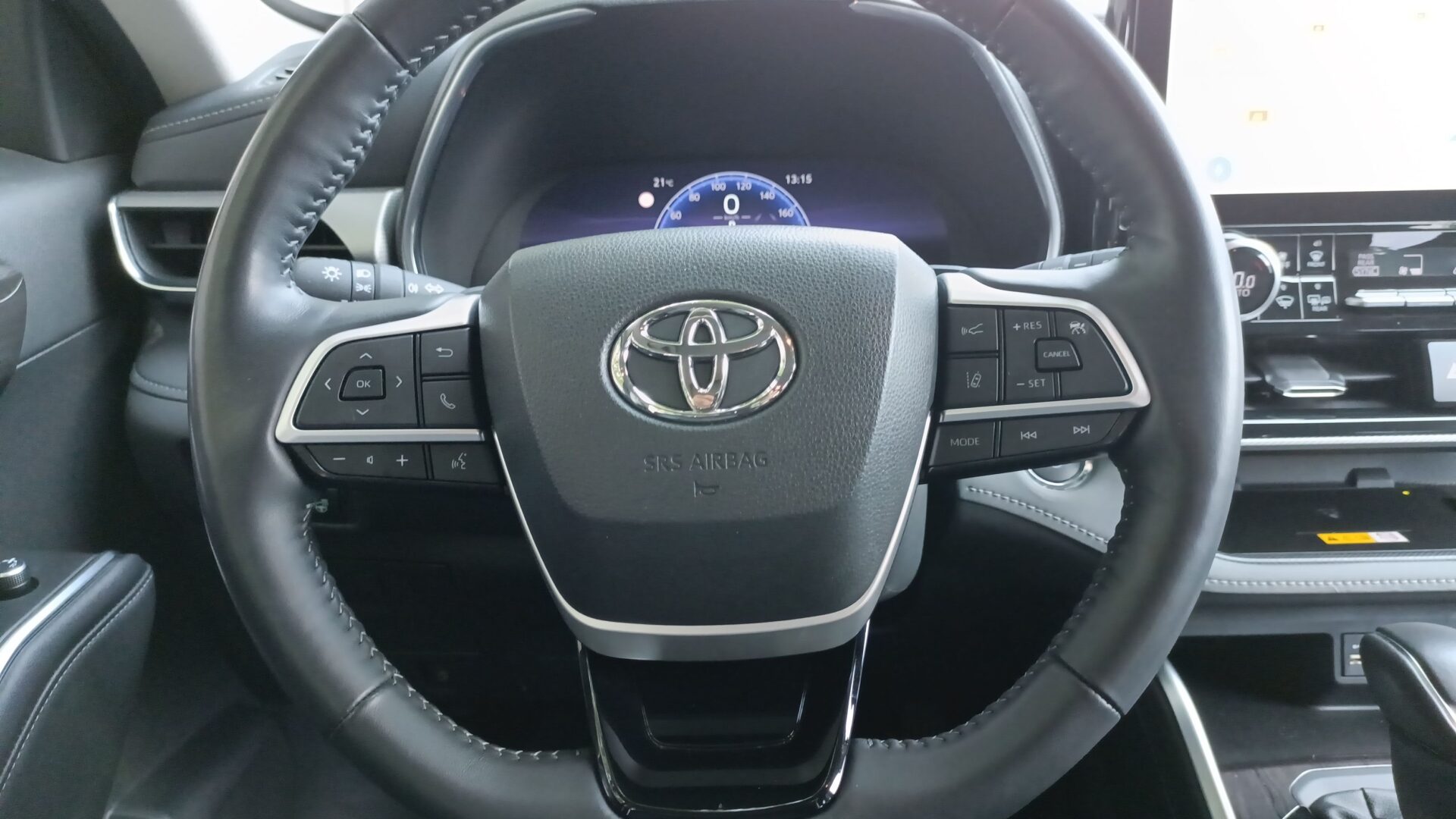 Toyota Highlander - zdjęcie 15