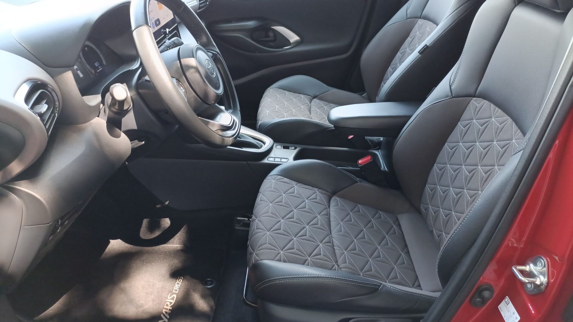 Toyota Yaris Cross - zdjęcie 9