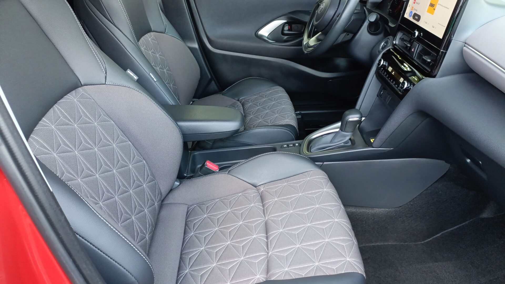 Toyota Yaris Cross - zdjęcie 11
