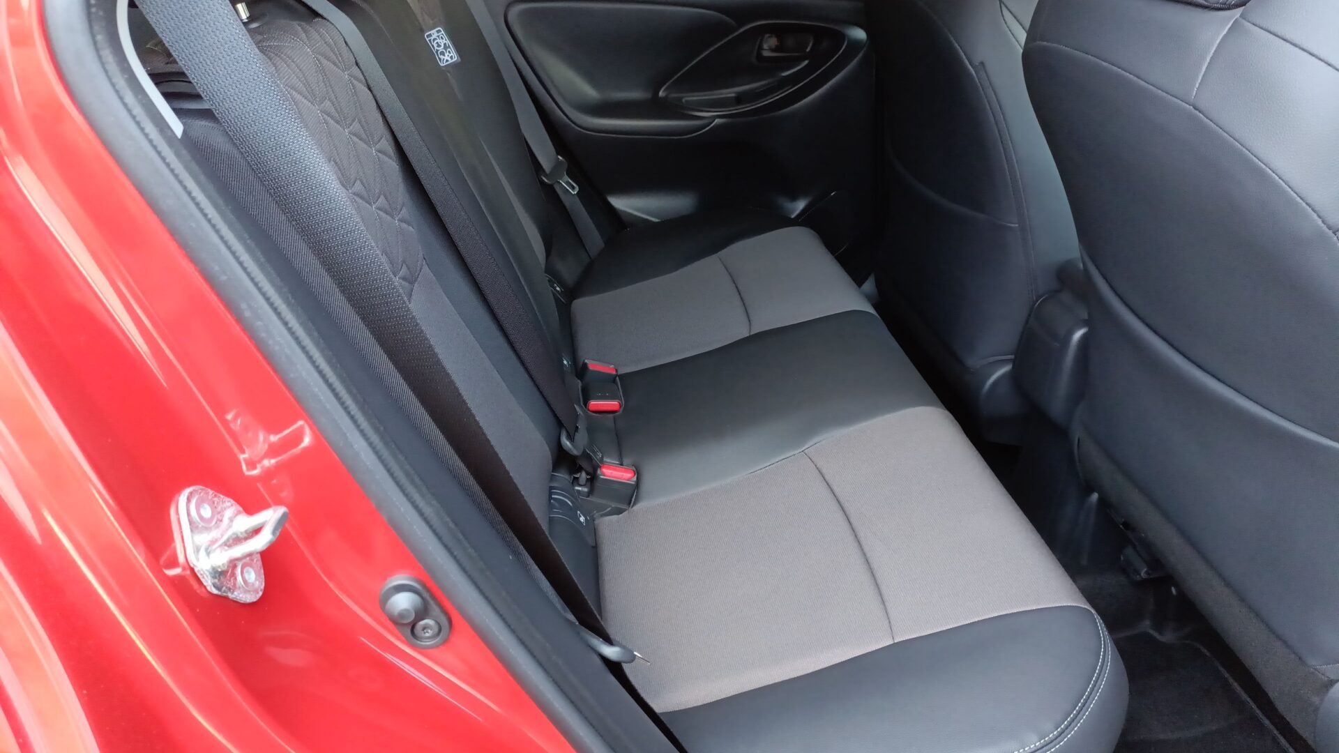 Toyota Yaris Cross - zdjęcie 12