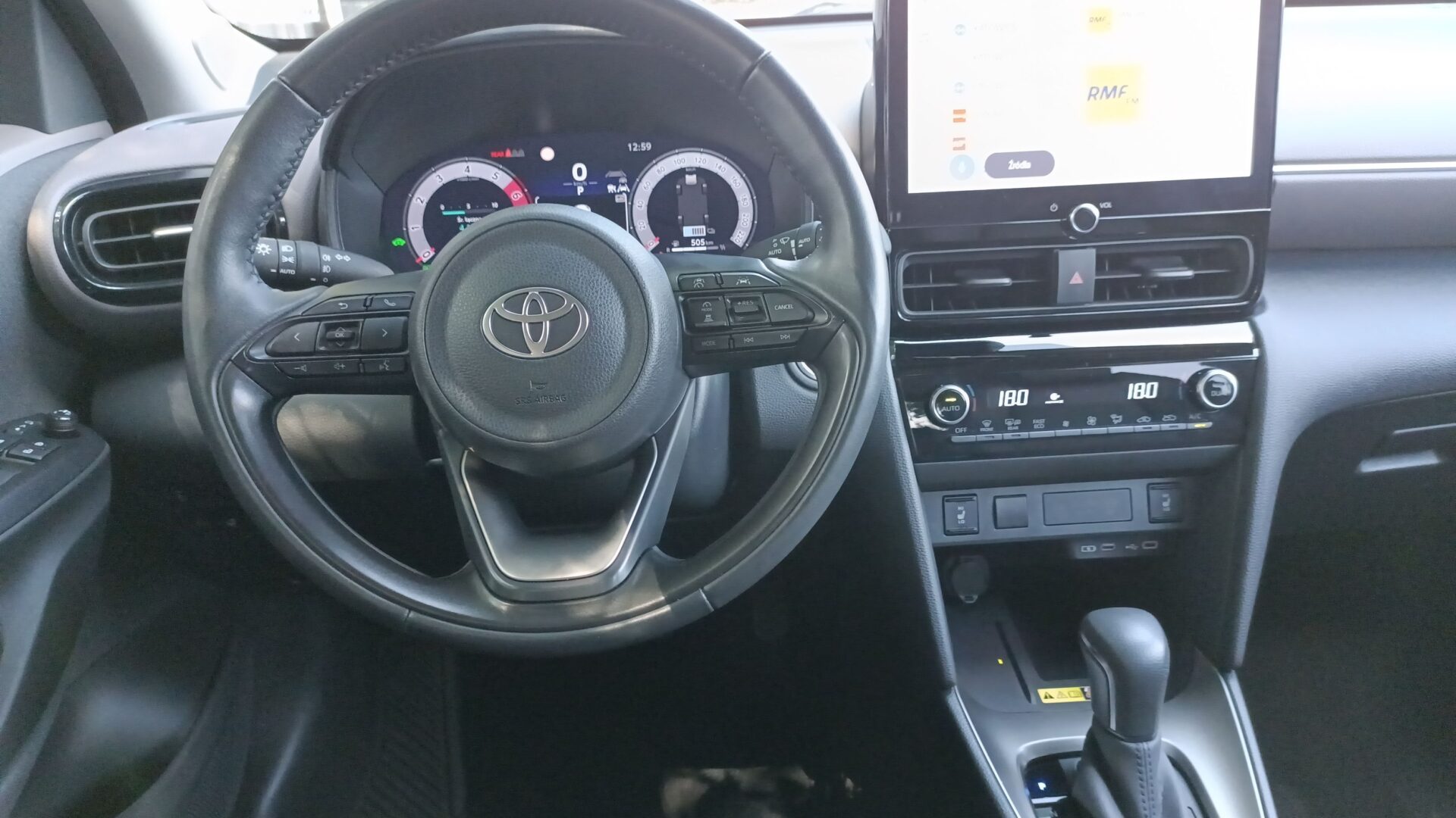 Toyota Yaris Cross - zdjęcie 14