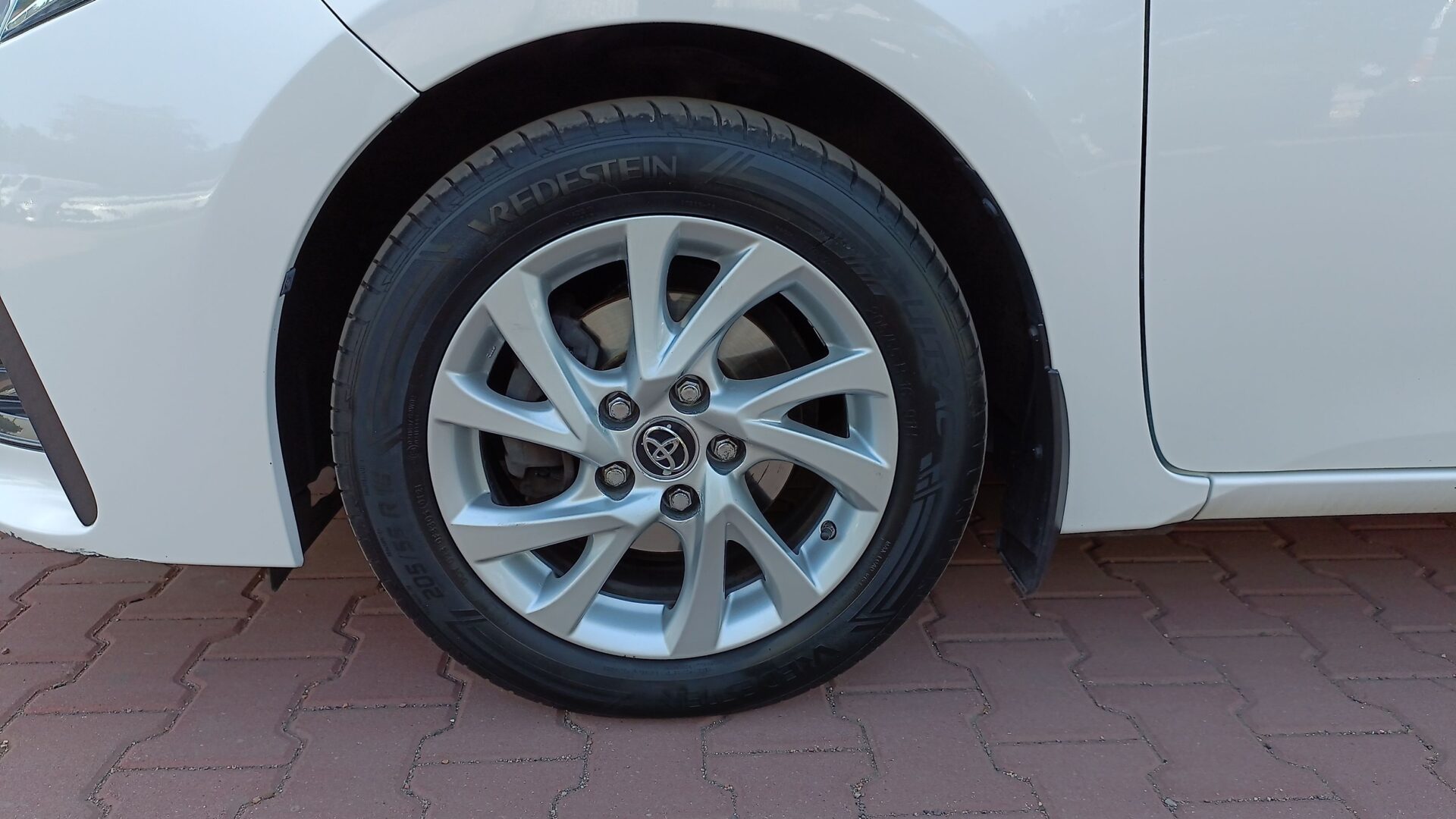 Toyota Corolla - zdjęcie 19