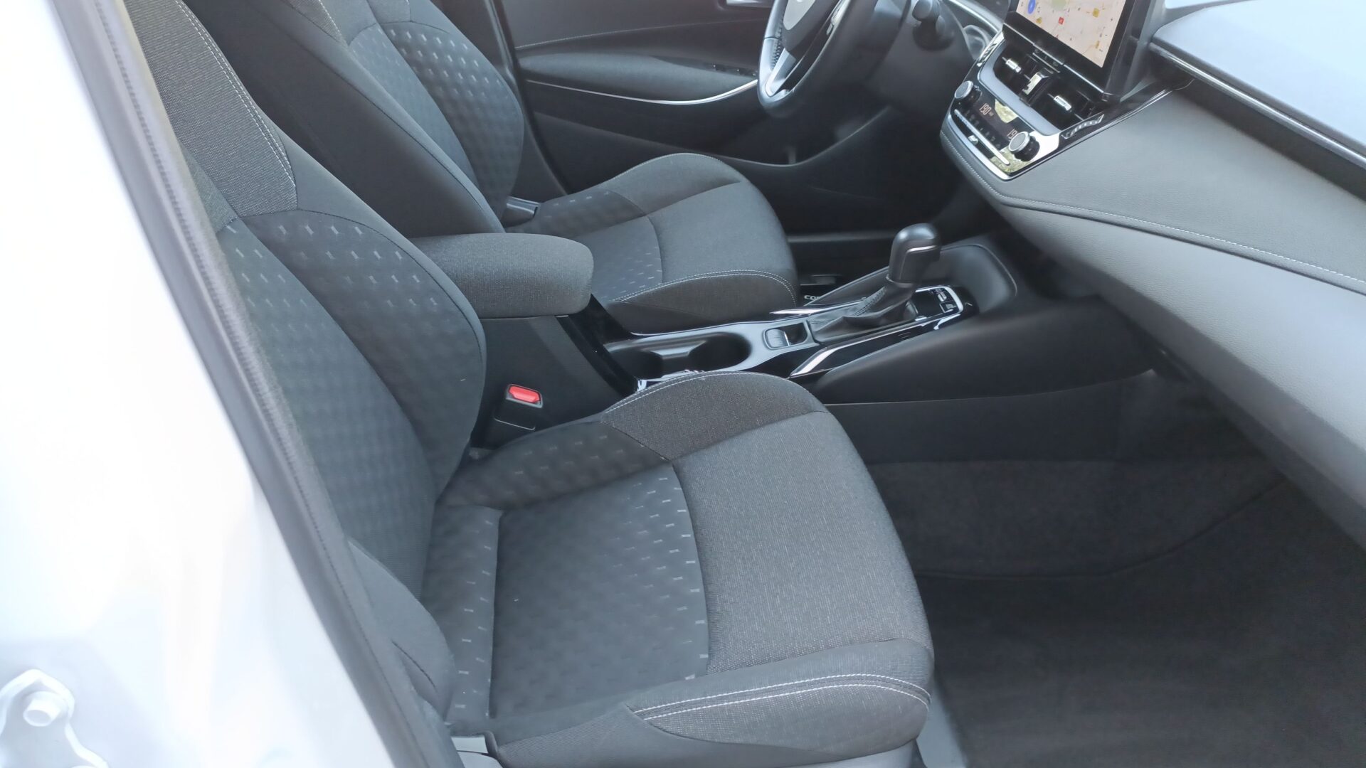 Toyota Corolla - zdjęcie 11