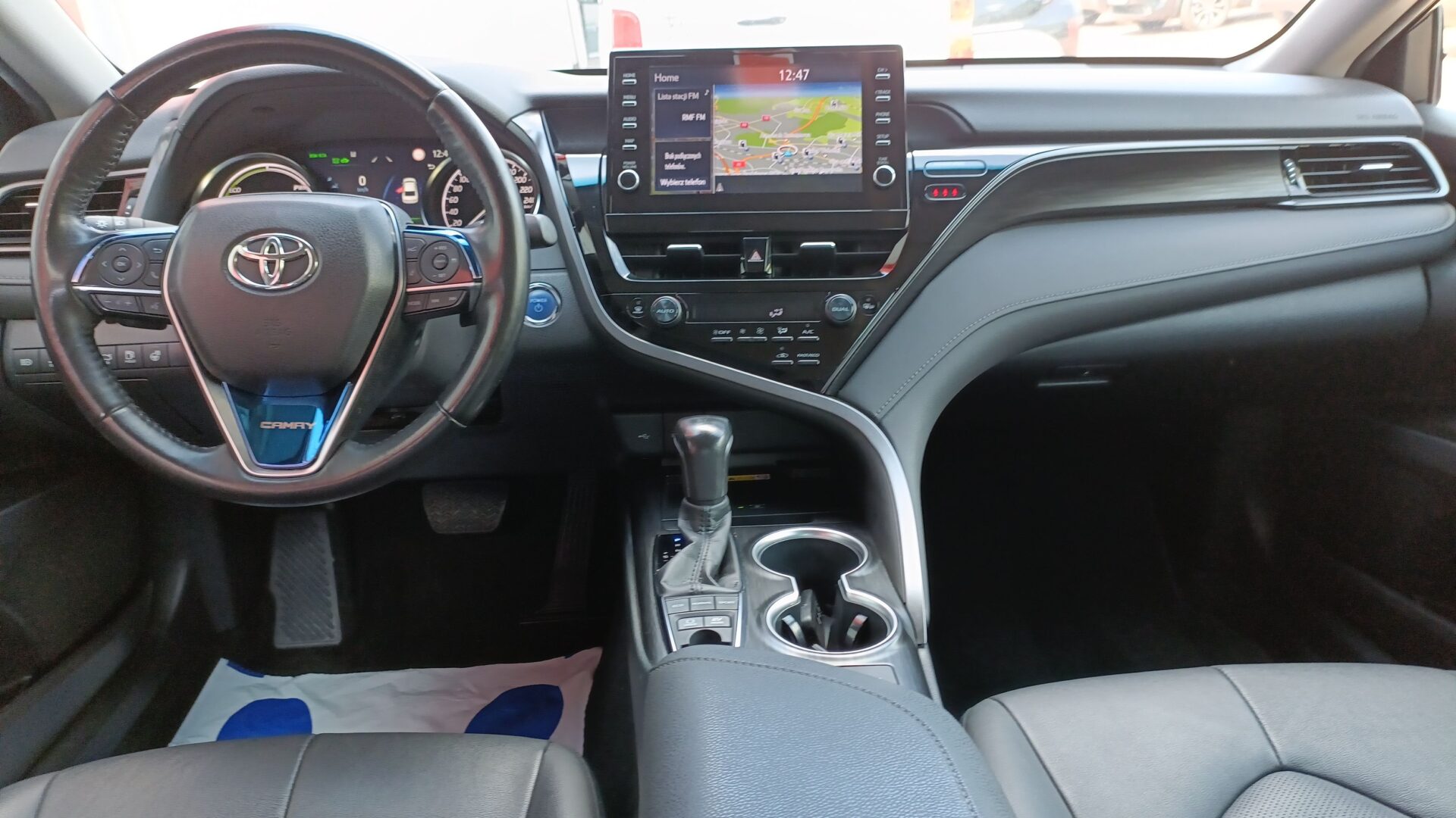 Toyota Camry - zdjęcie 9