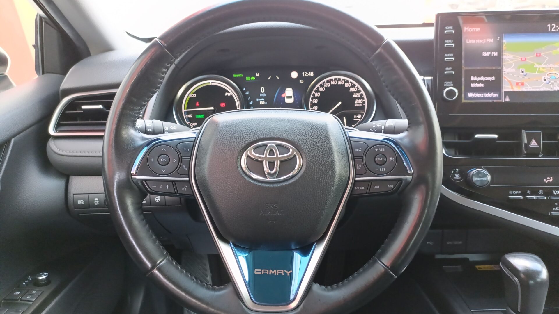Toyota Camry - zdjęcie 15