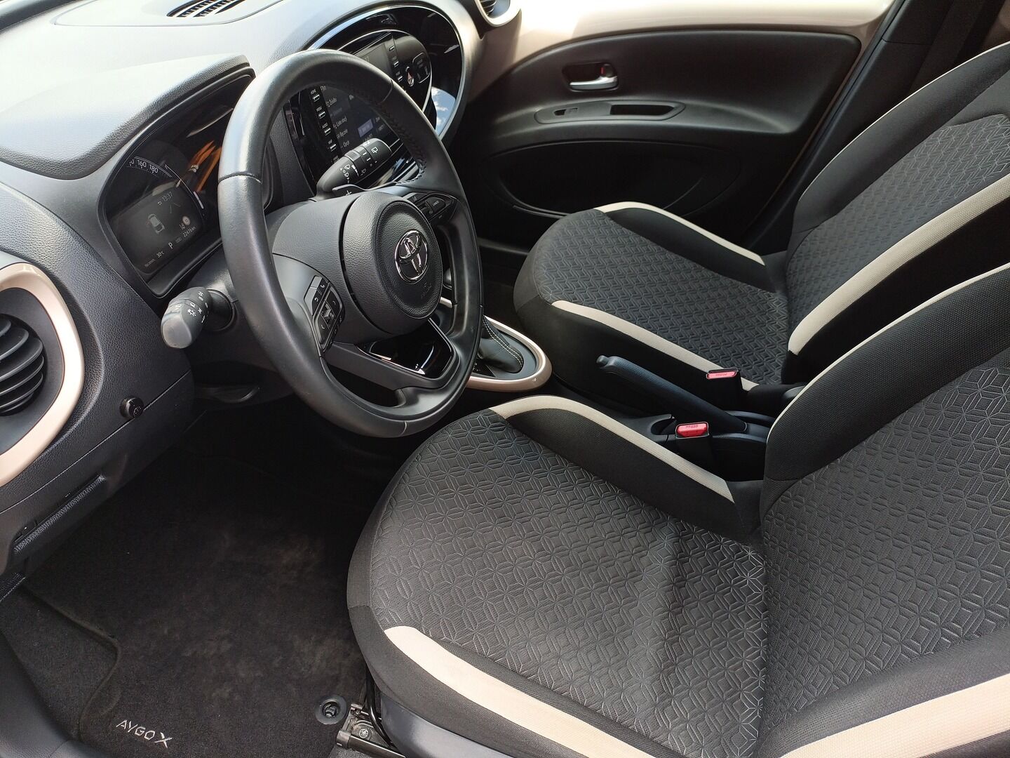Toyota Aygo X - zdjęcie 9