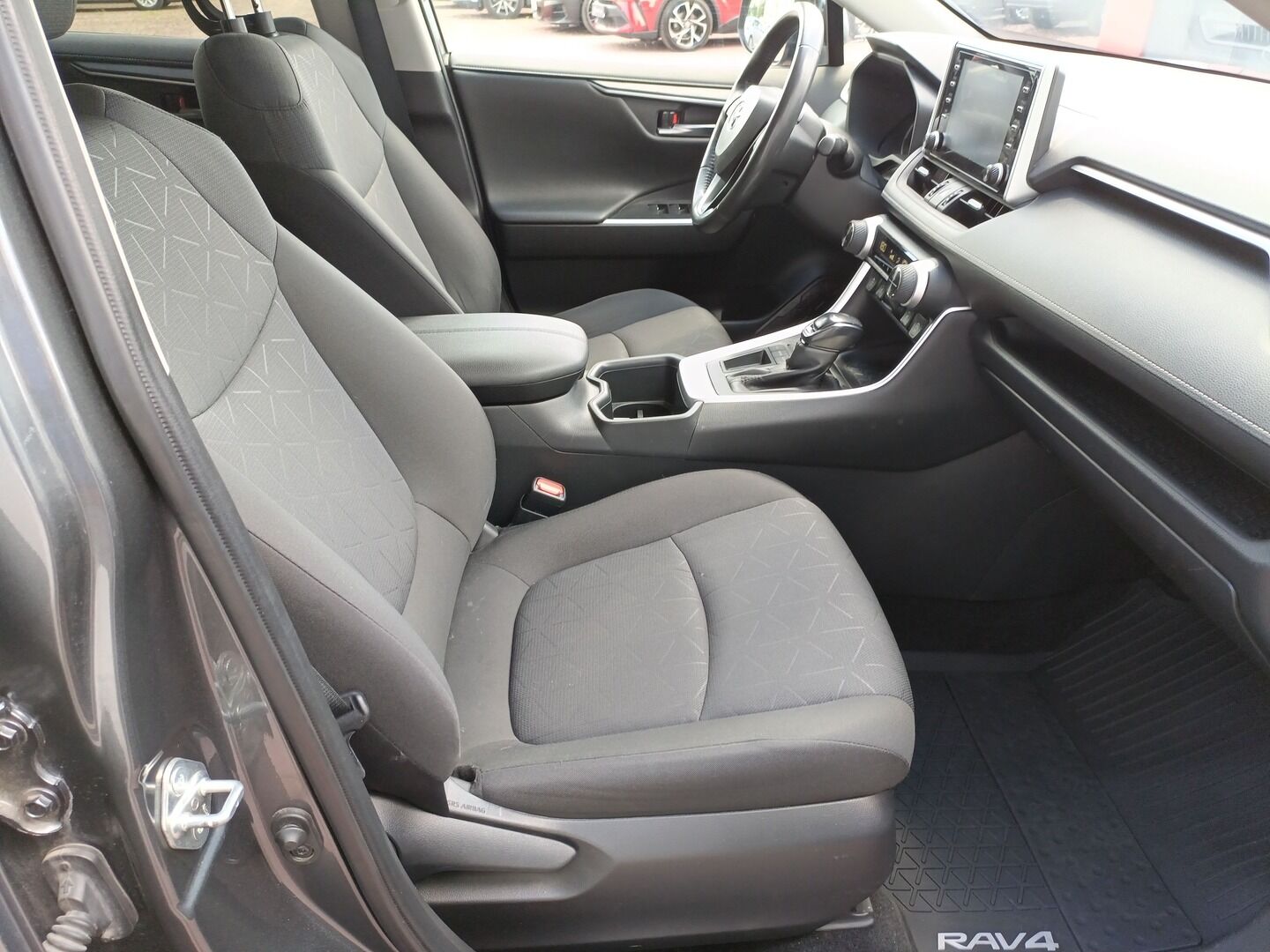 Toyota RAV4 - zdjęcie 11