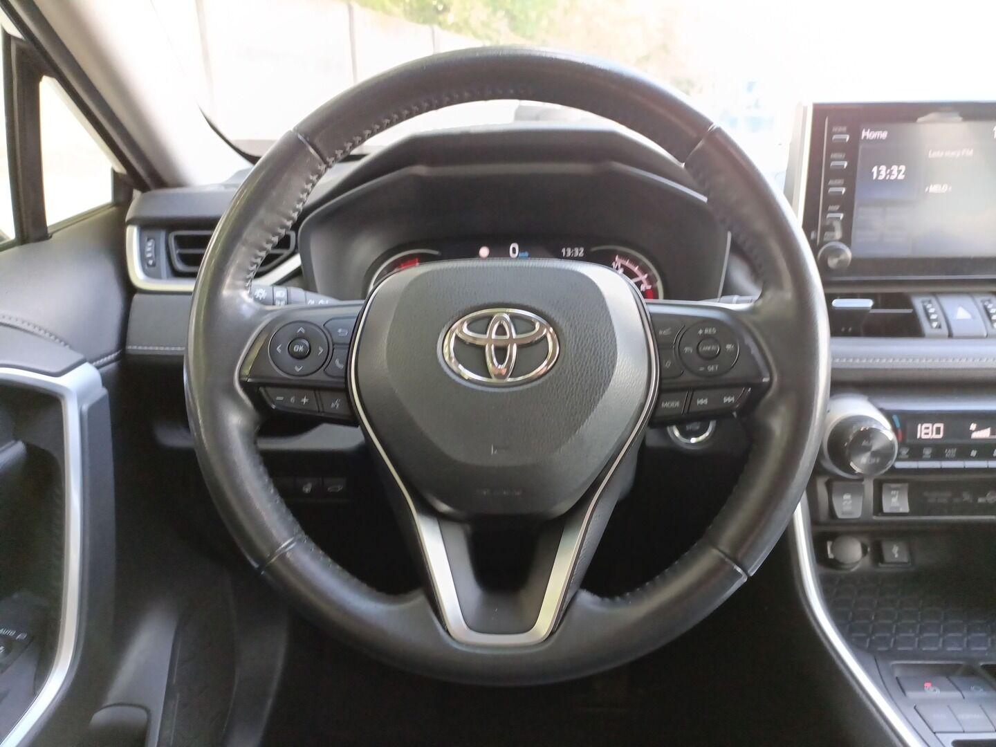 Toyota RAV4 - zdjęcie 14
