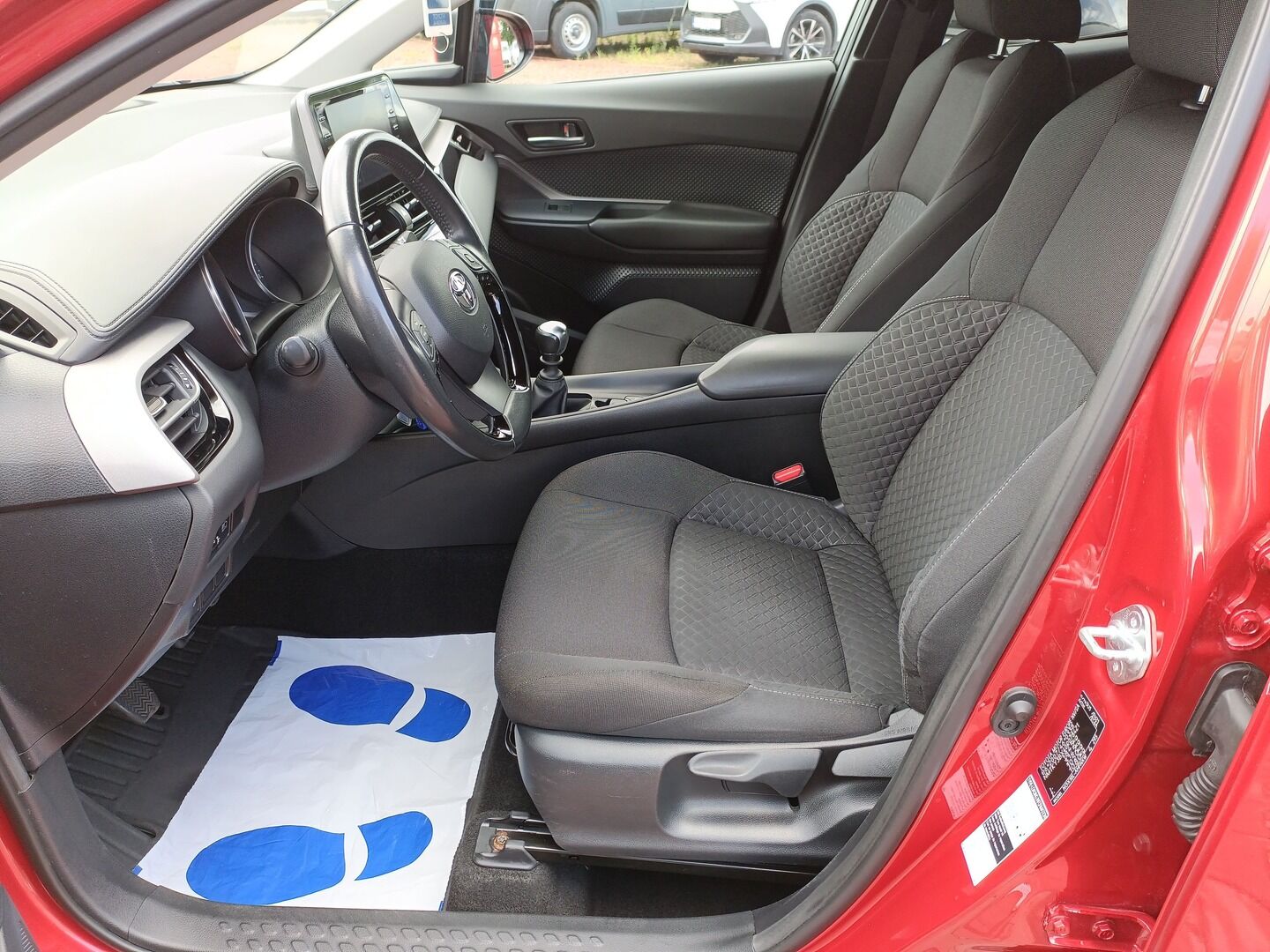 Toyota C-HR - zdjęcie 9