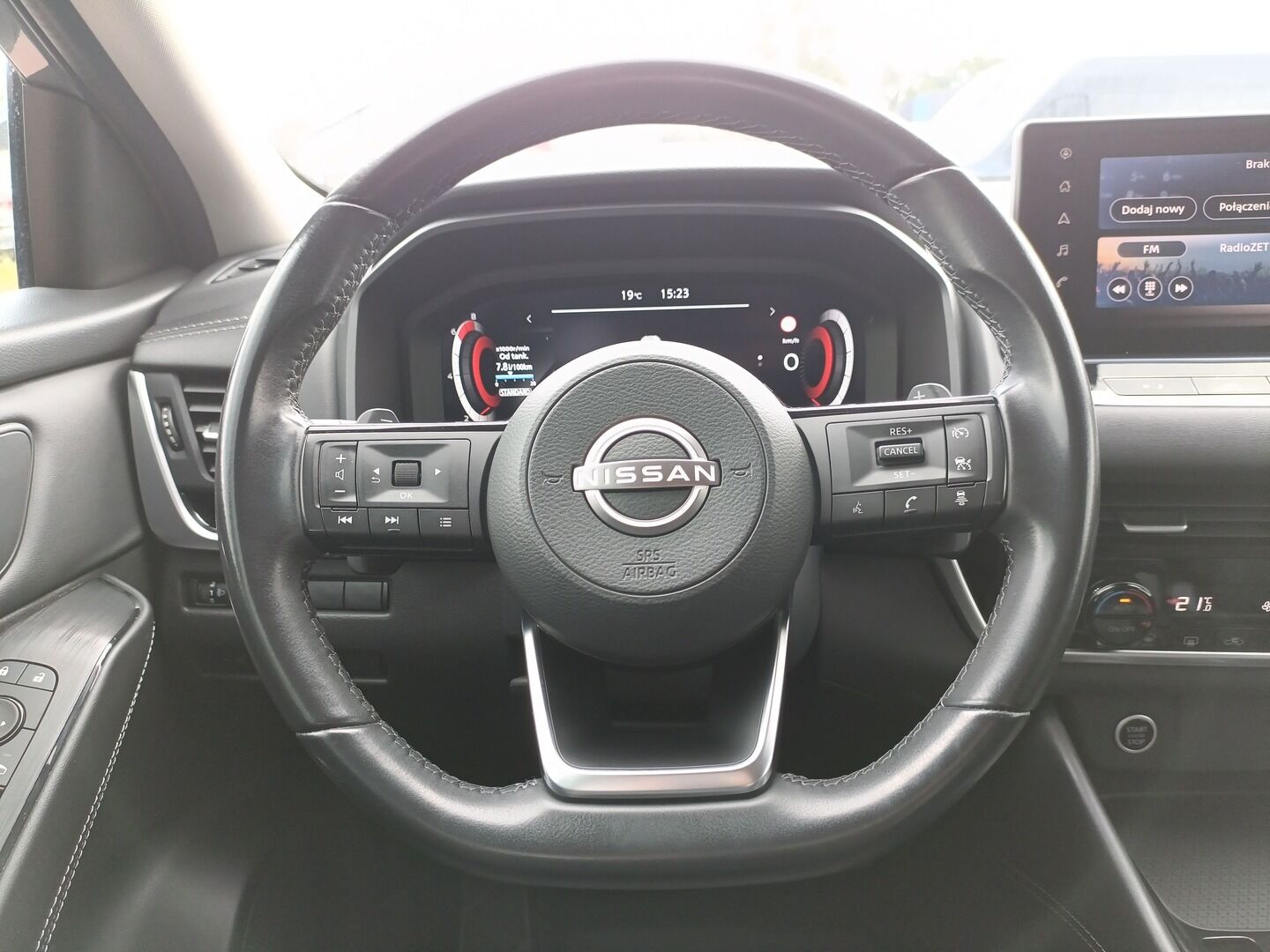 Nissan Qashqai - zdjęcie 15