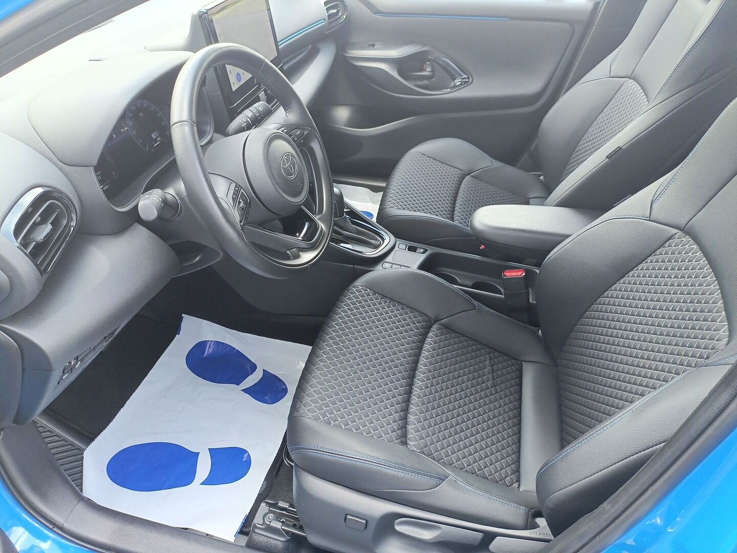 Toyota Yaris - zdjęcie 10