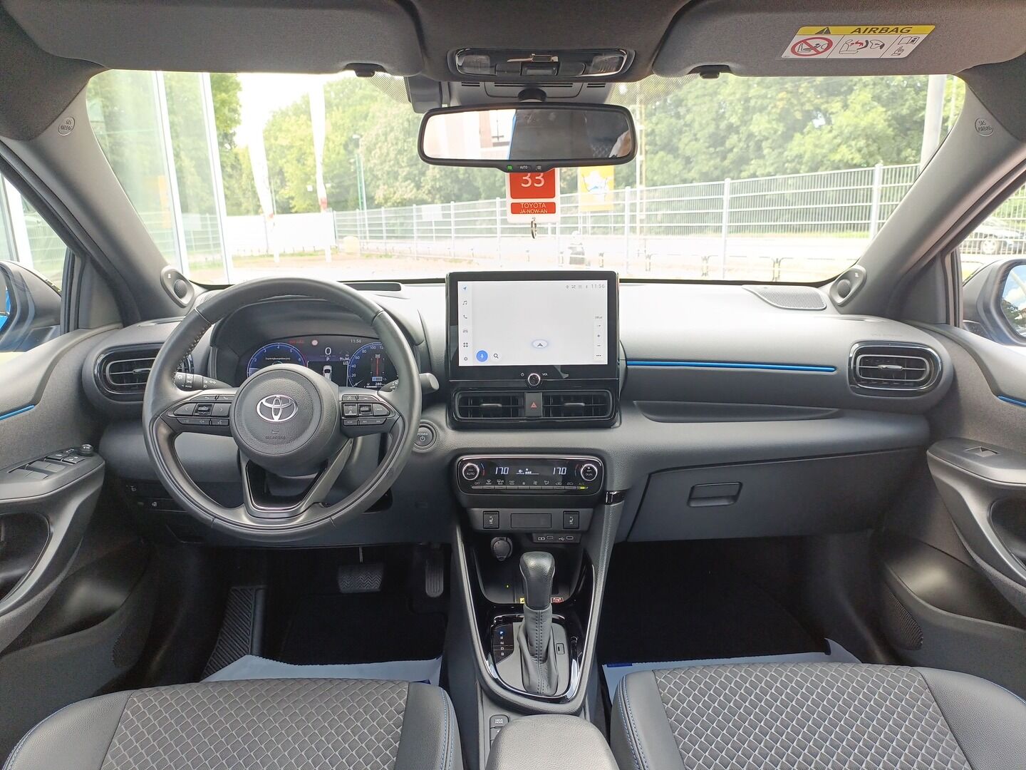Toyota Yaris - zdjęcie 9