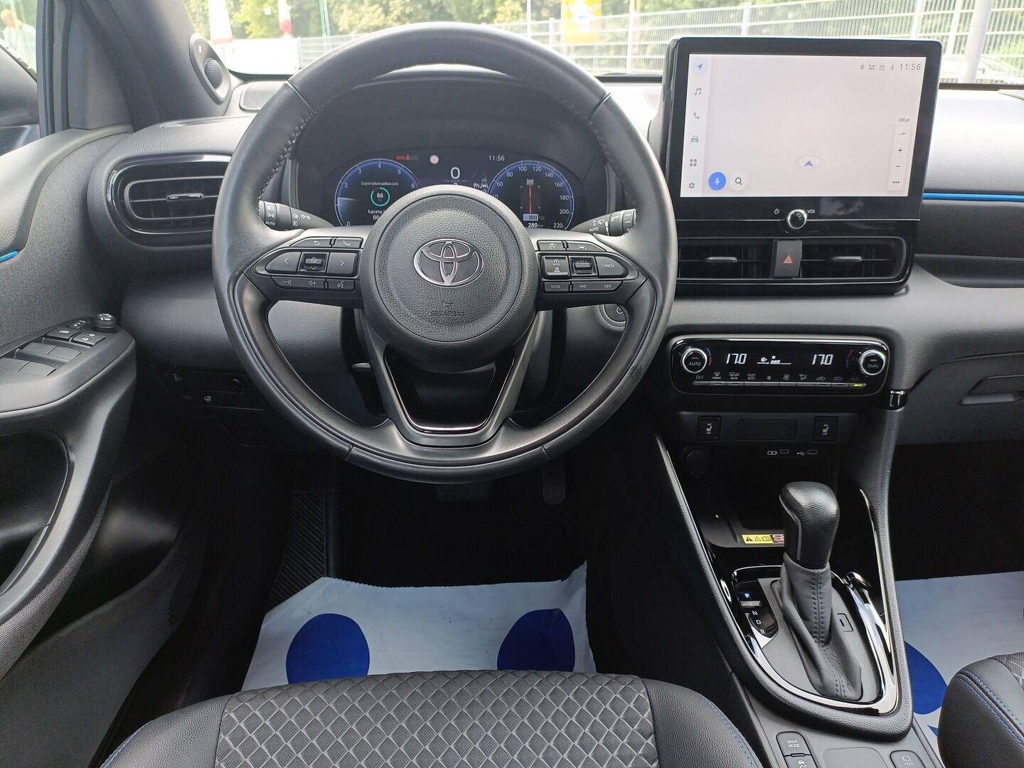 Toyota Yaris - zdjęcie 14