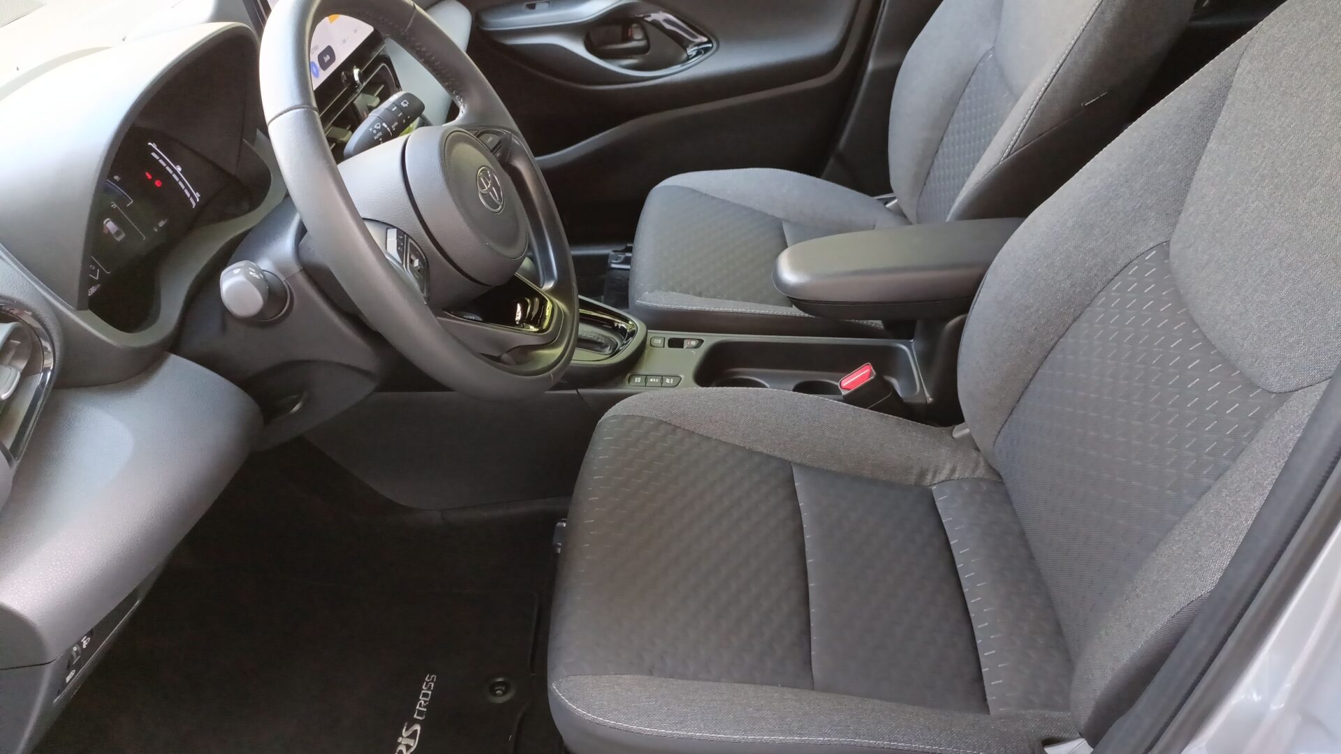 Toyota Yaris Cross - zdjęcie 9