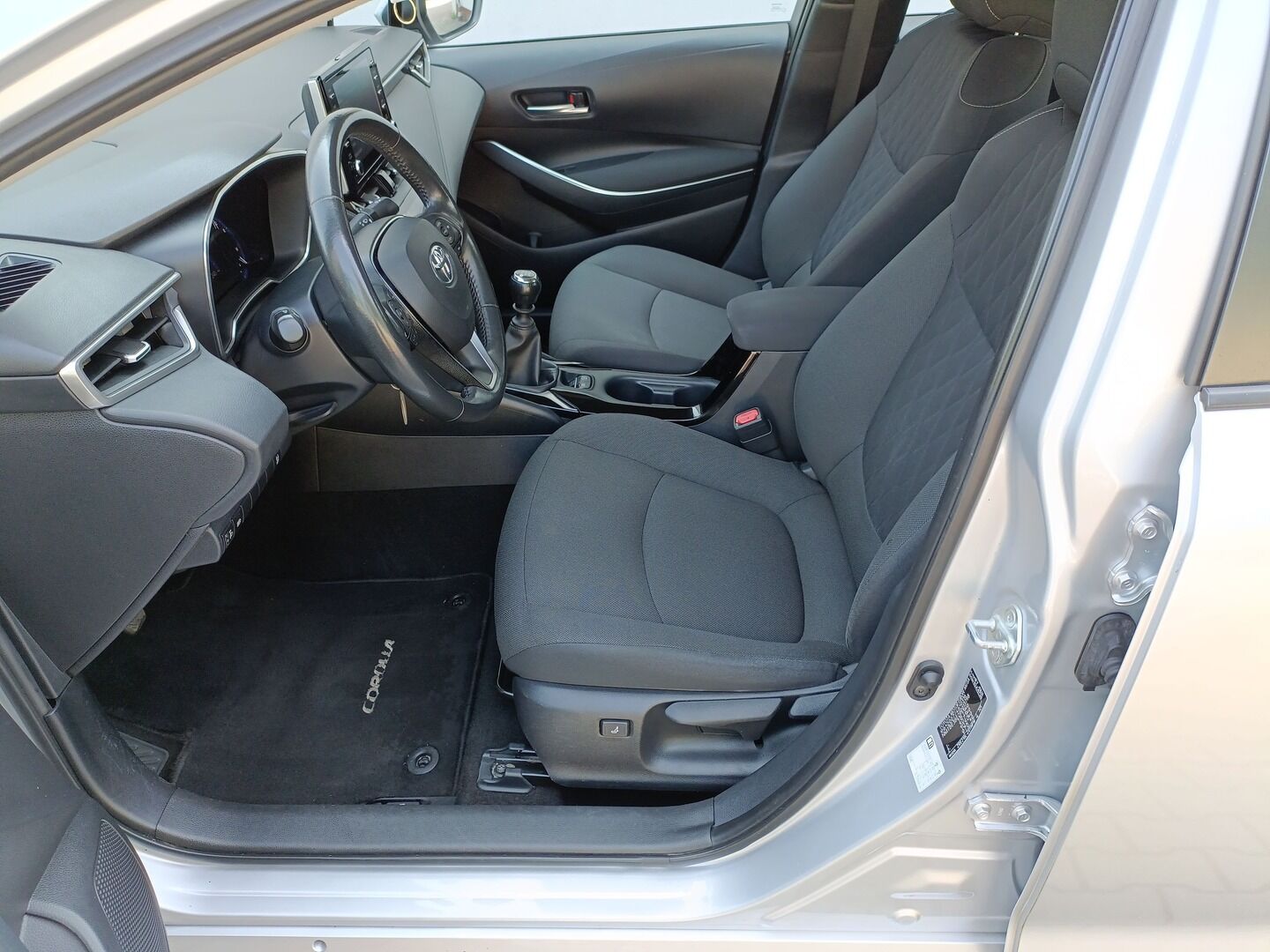 Toyota Corolla - zdjęcie 13